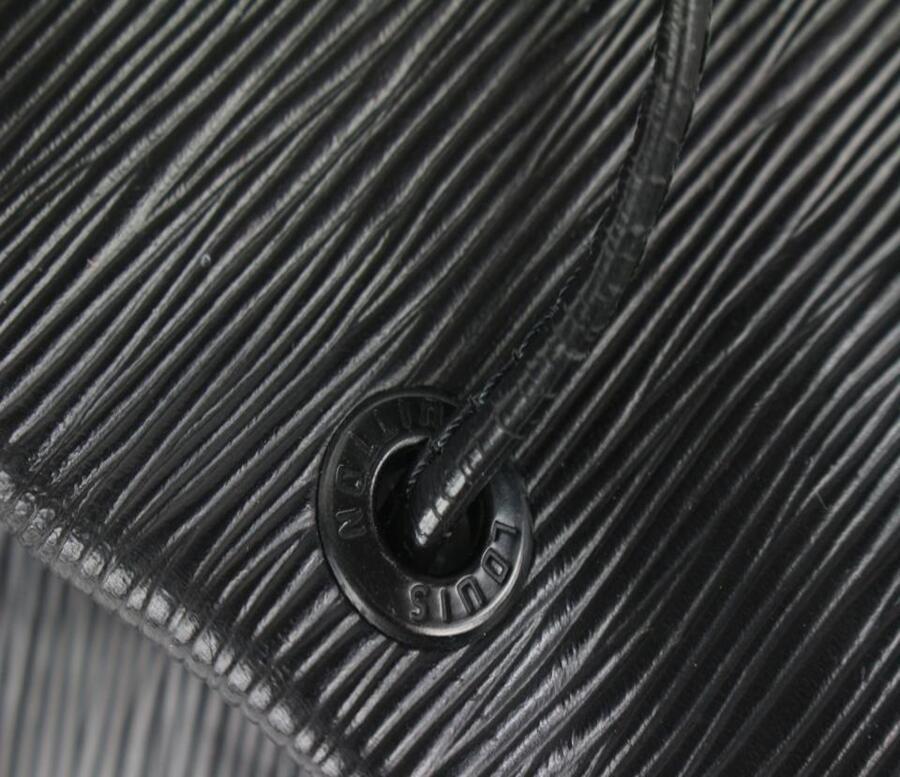 Louis Vuitton Schwarz Epi Leder Noir Sac a Dos Sling Bag mit Beutel 108lv0 im Angebot 8