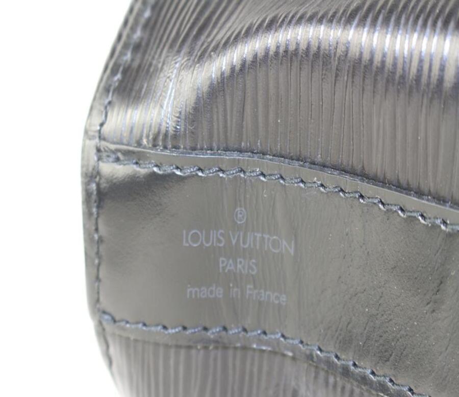 Louis Vuitton Schwarz Epi Leder Noir Sac a Dos Sling Bag mit Beutel 108lv0 im Angebot 1