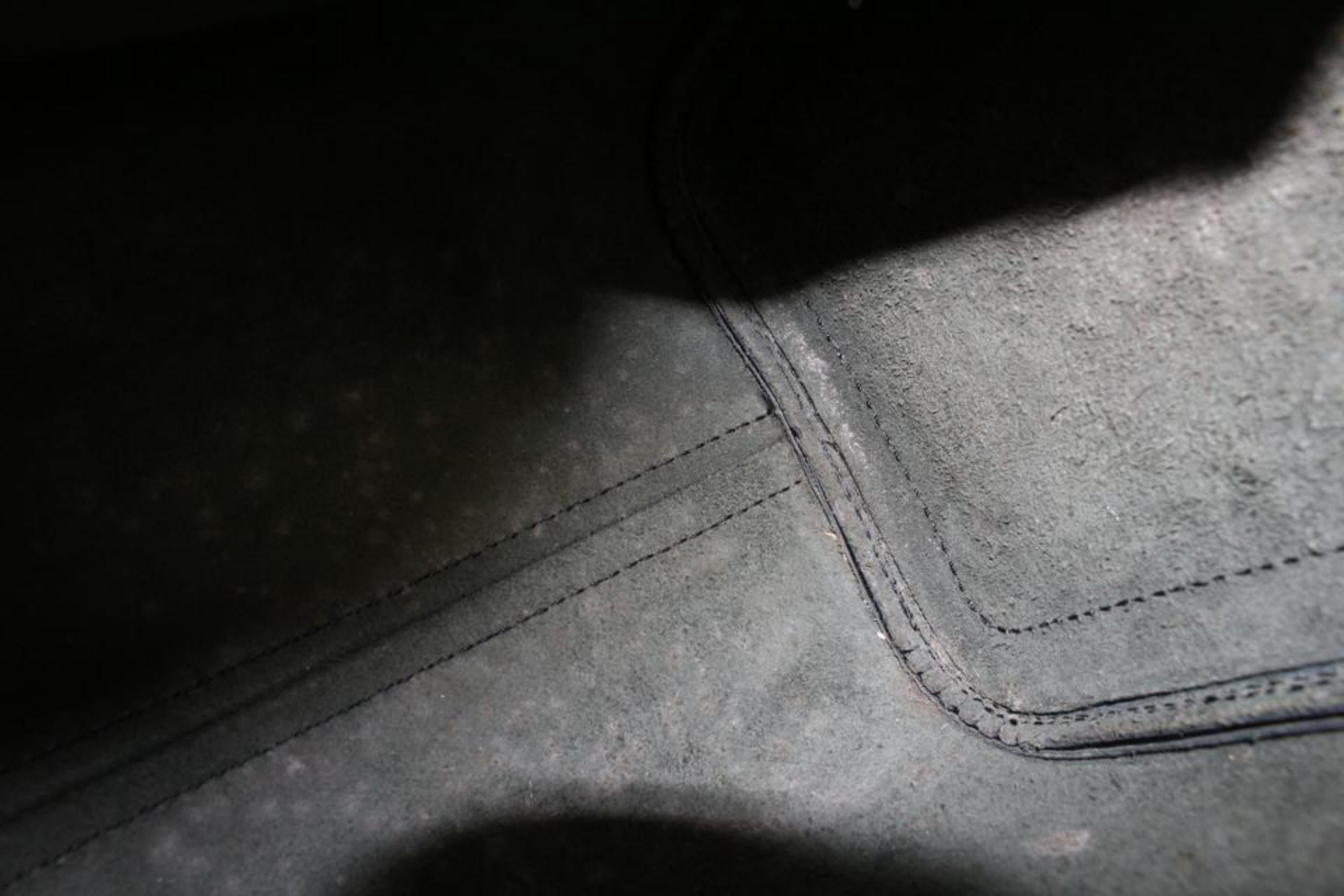 Louis Vuitton Black Epi Leather Noir Speedy 25 Boston Bag PM 77lv225s For Sale 4