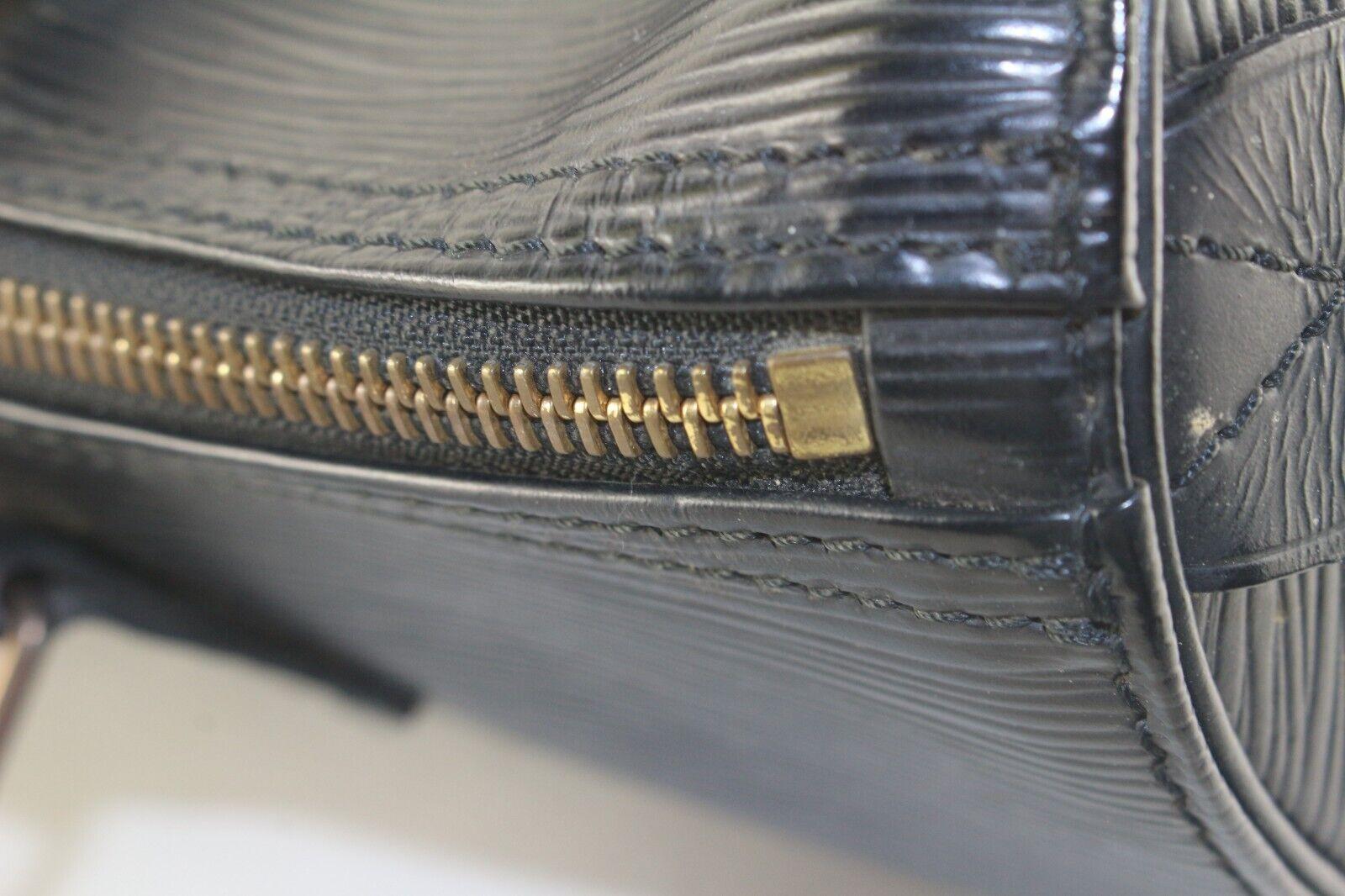 Louis Vuitton Black Epi Leather Noir Speedy 30 2LV116K For Sale 4