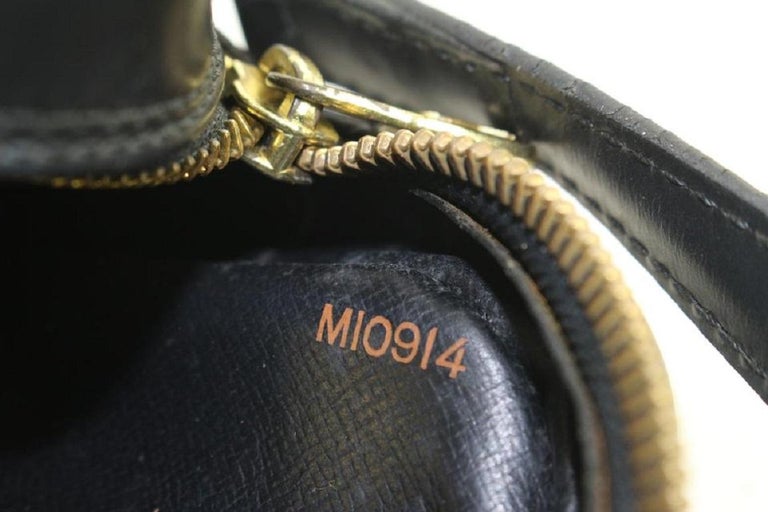 Louis Vuitton Black EPI Leather Noir Trocadero 24 Crossbody Bag 921lv57