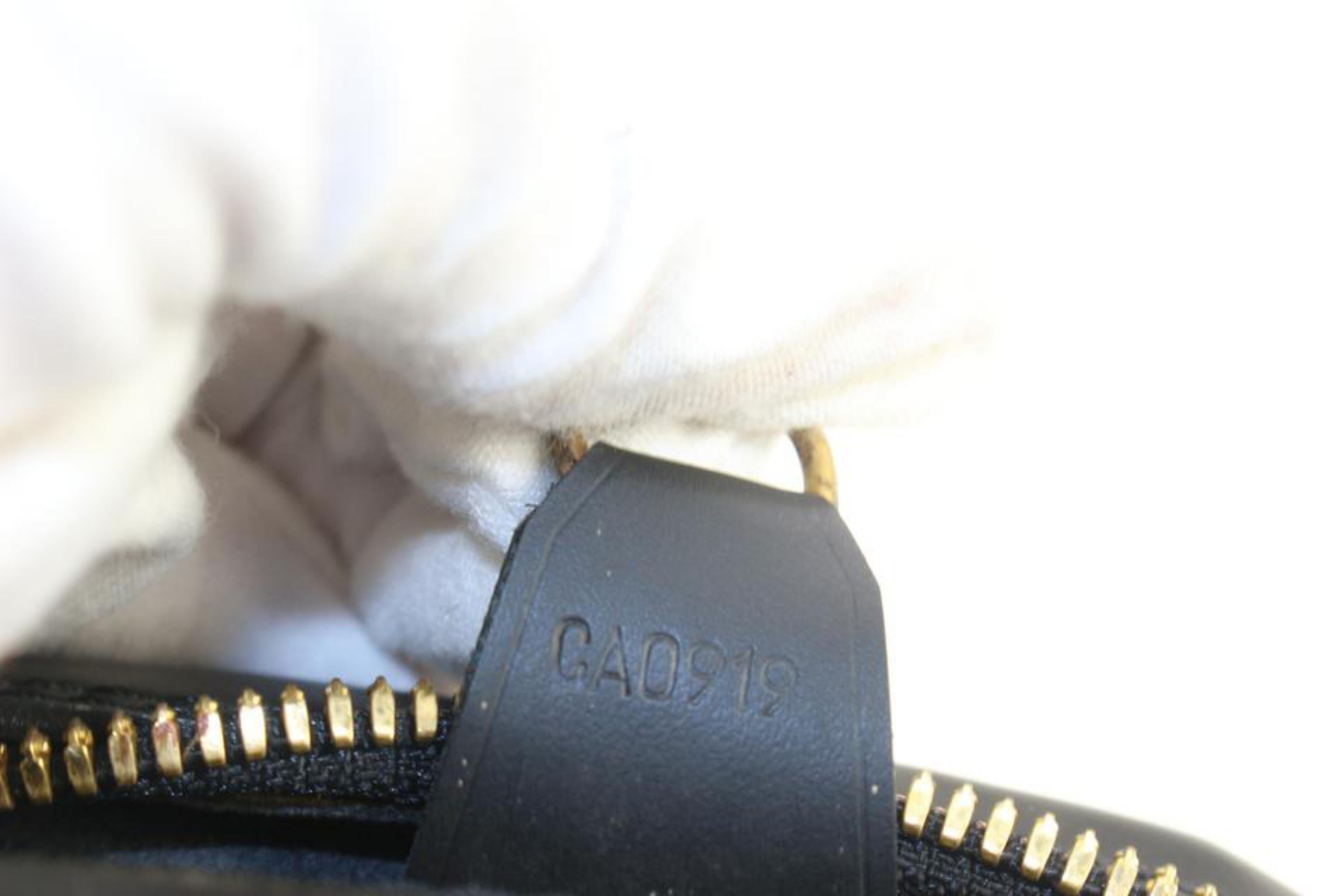 Louis Vuitton Black Epi Leather Noir Voltaire Shoulder Bag 2LV1228 In Good Condition In Dix hills, NY
