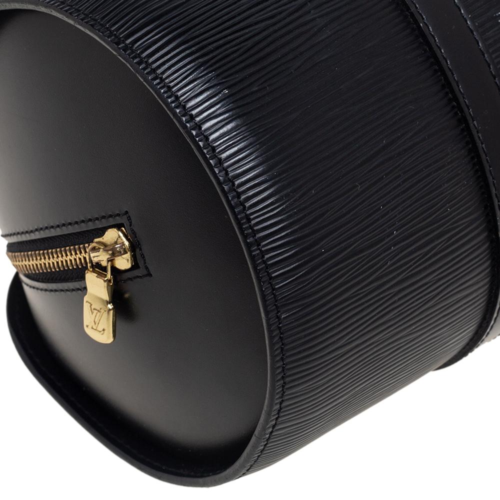 Louis Vuitton Black Epi Leather Papillon 30 Bag In Good Condition In Dubai, Al Qouz 2