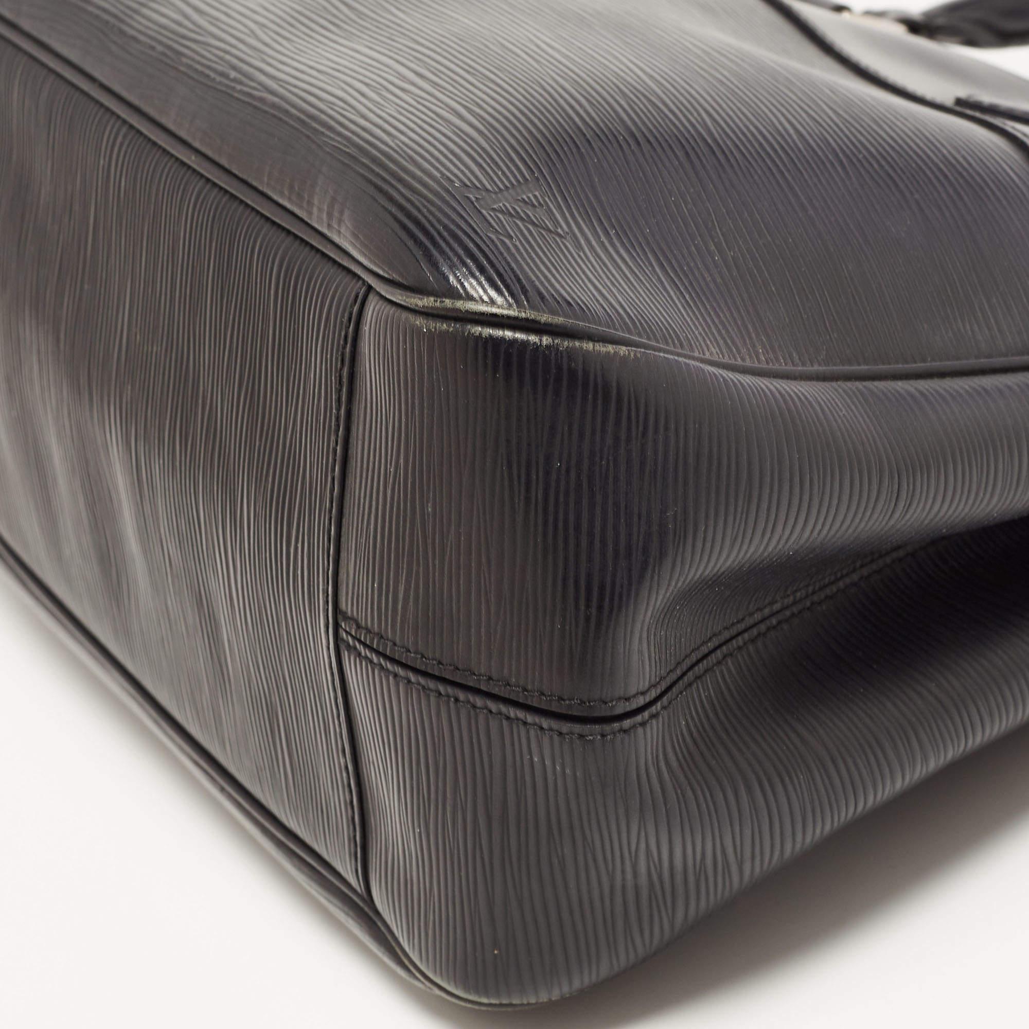 Louis Vuitton Schwarze Epi Leder Passy PM Tasche aus Epi im Angebot 5