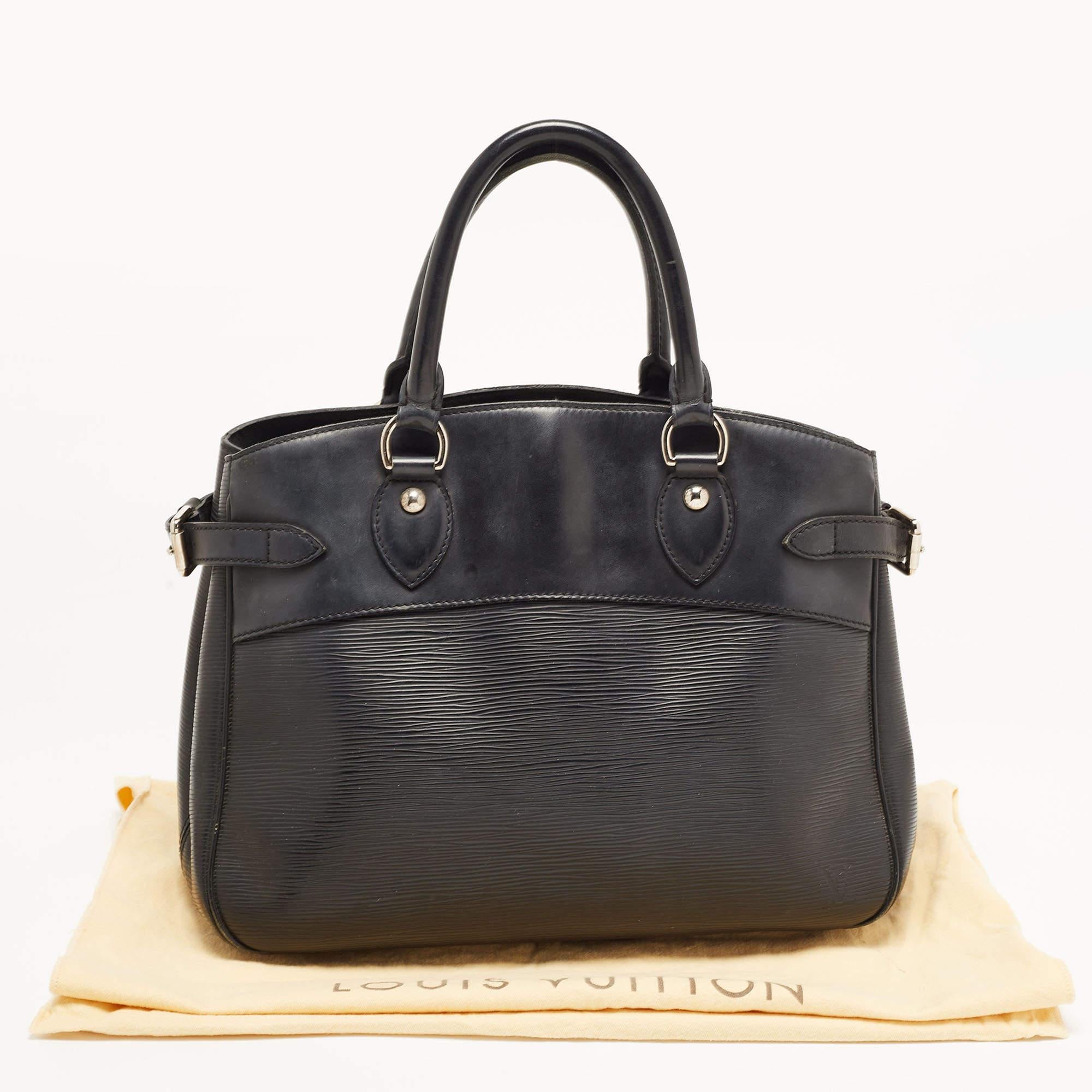 Louis Vuitton Black Epi Leather Passy PM Bag For Sale 15