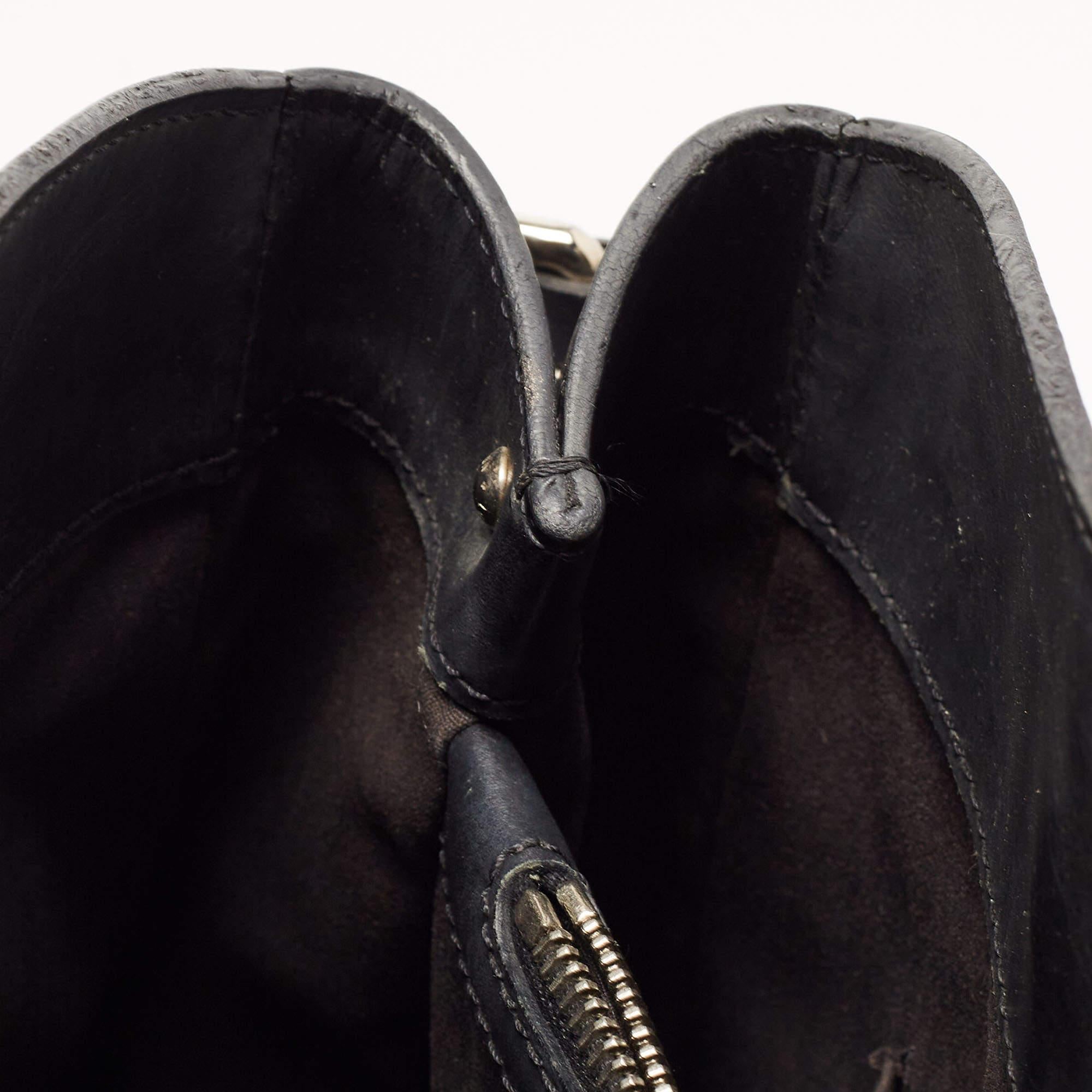 Louis Vuitton Black Epi Leather Passy PM Bag For Sale 3