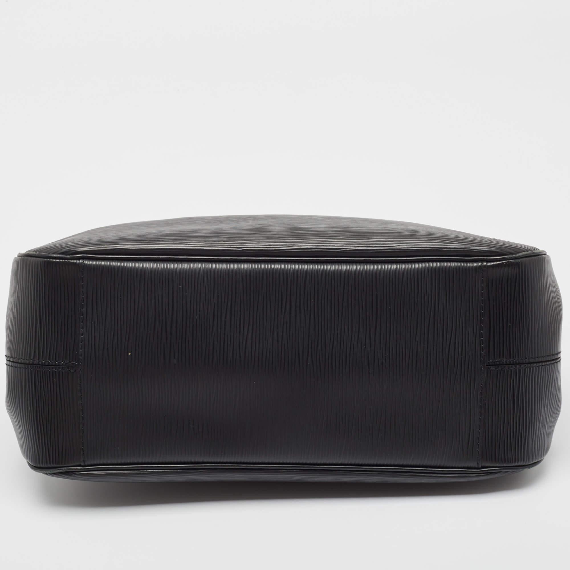 Louis Vuitton - Sac Passy PM en cuir épi noir en vente 4