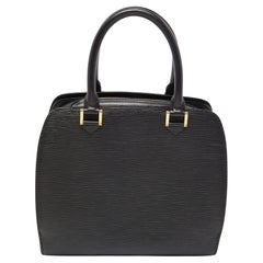 Sold at Auction: LOUIS VUITTON VINTAGE Beuteltasche NOÉ, Koll. 1990.