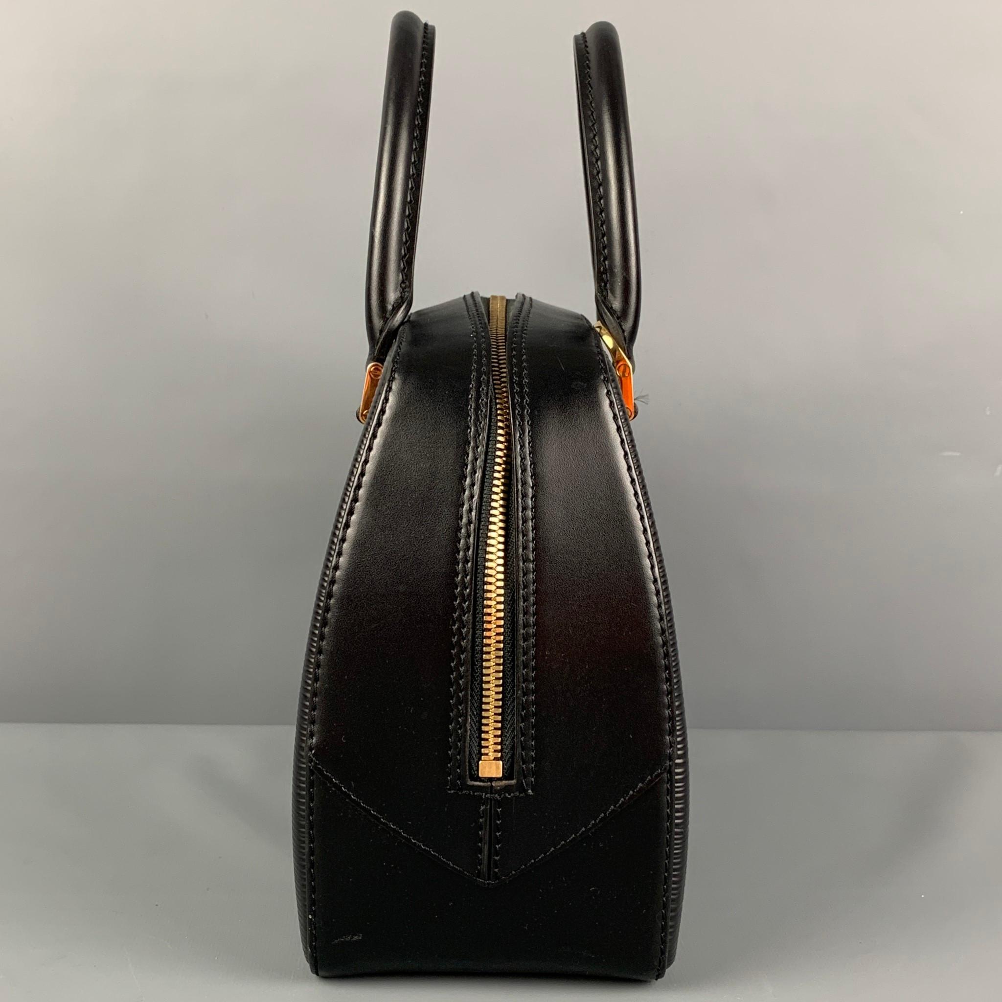 LOUIS VUITTON 'Pont Neuf PM' handbag comes in a epi leather featuring to handles, gold tone hardware, front logo detail, and a top zipper closure. Made in France.

Very Good Pre-Owned Condition.
Marked: TH0030

Measurements:

Length: 10 in.
Width: