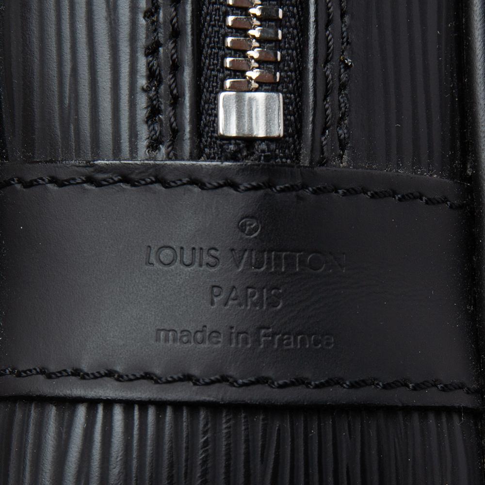 Store your valuable belongings securely and stylishly in this Porte Documents Voyage briefcase from the House of Louis Vuitton. It is made from black Epi leather and presents silver-toned hardware. Its sturdy silhouette encloses a spacious interior