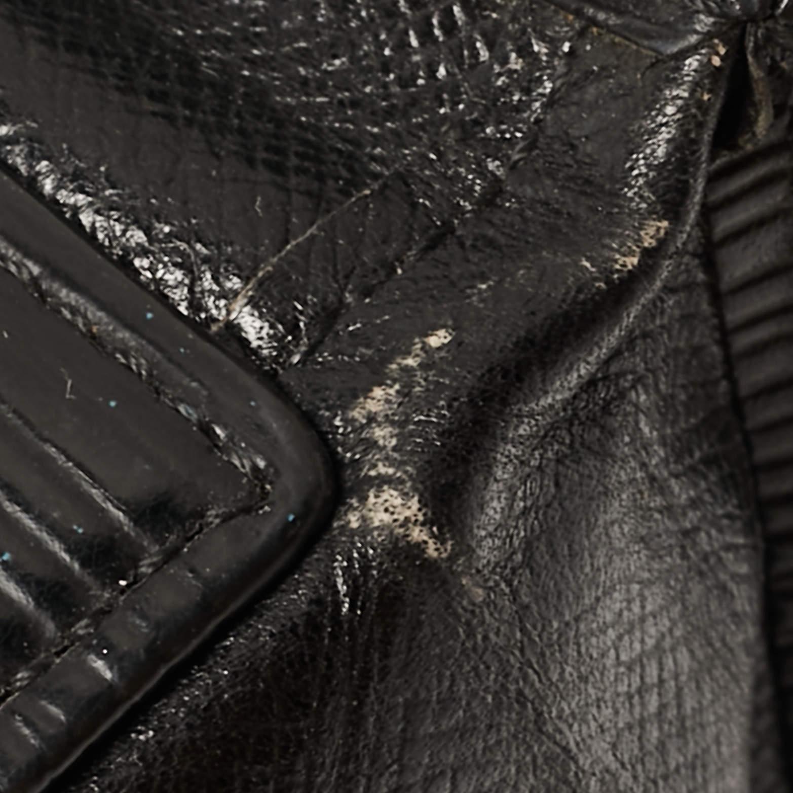 Louis Vuitton Porta-Monnaie Boite in pelle di Epi Nera in vendita 1