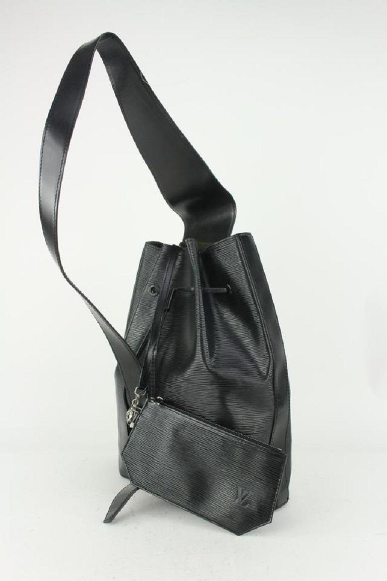Louis Vuitton Black Epi Leather Sac a Dos Sling Backpack with Pouch 816lv25 In Good Condition In Dix hills, NY