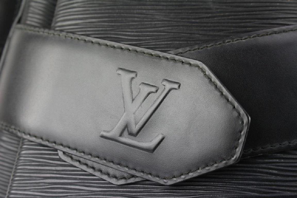 Louis Vuitton Black Epi Leather Sac D'epaule Twist Bucket with Pouch 1012Lv35 7