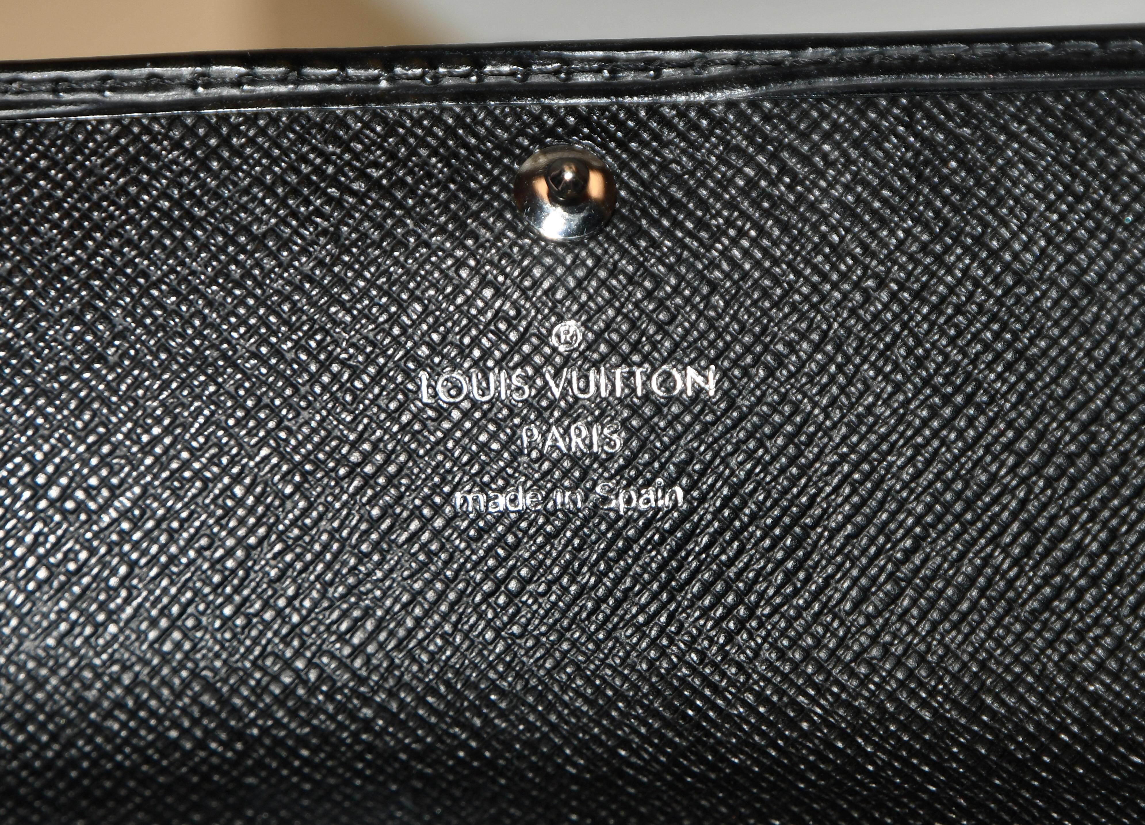 Women's Louis Vuitton Black Epi Leather Sarah Wallet