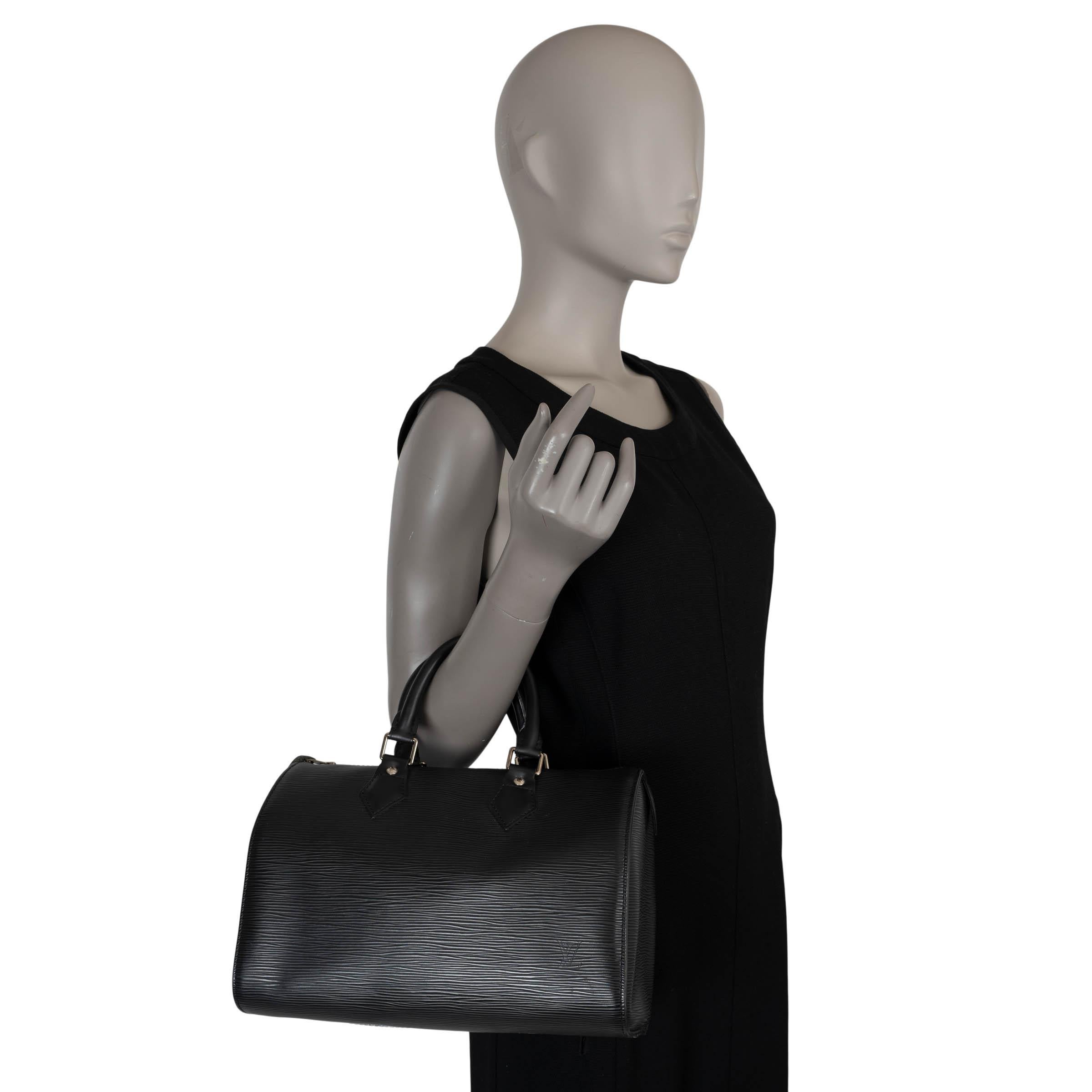 LOUIS VUITTON black Epi leather SPEEDY 30 Bag For Sale 4