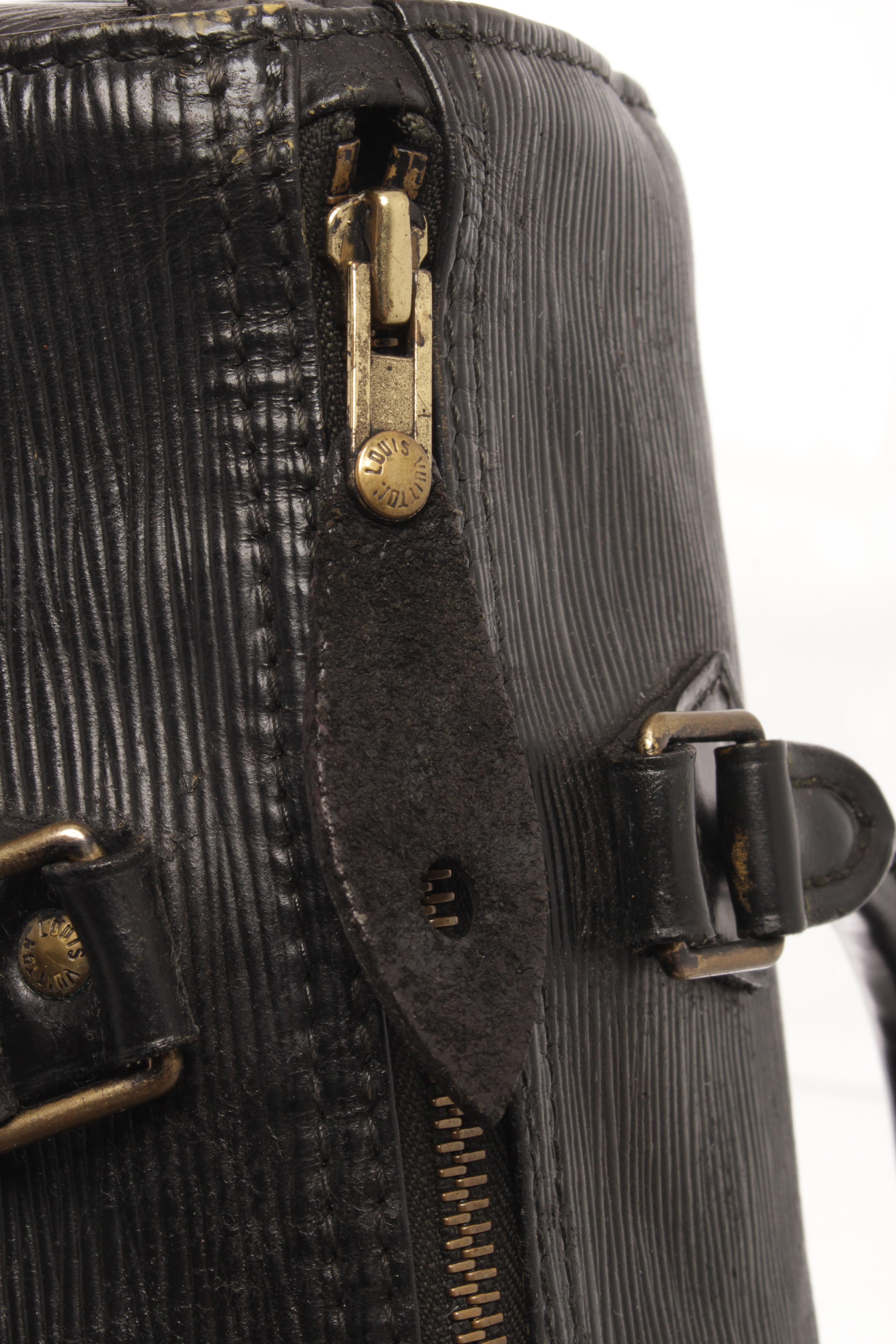 Louis Vuitton Black Epi Leather Speedy 35 Satchel Bag For Sale 3