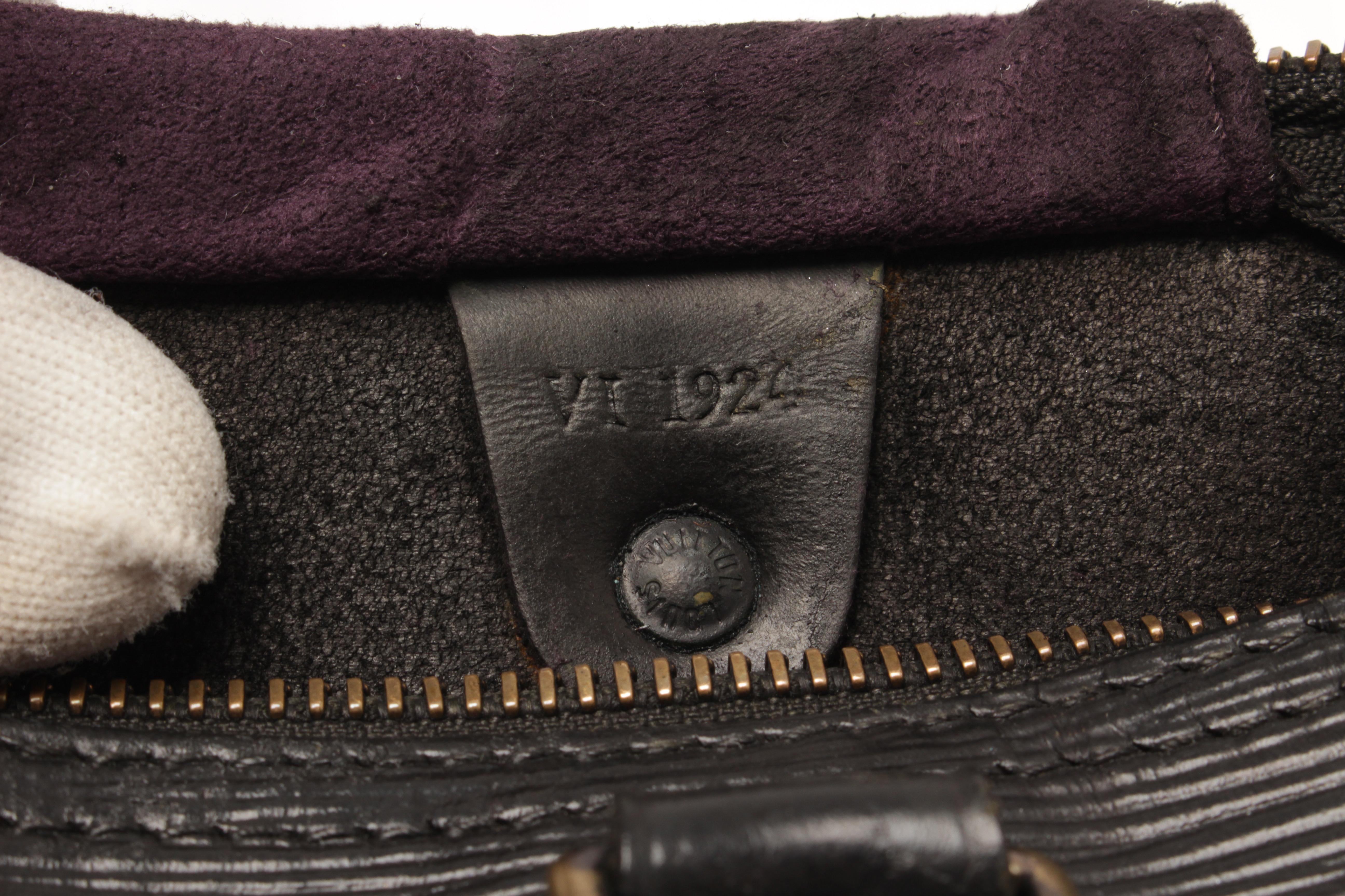 Louis Vuitton Black Epi Leather Speedy 35 Satchel Bag For Sale 4