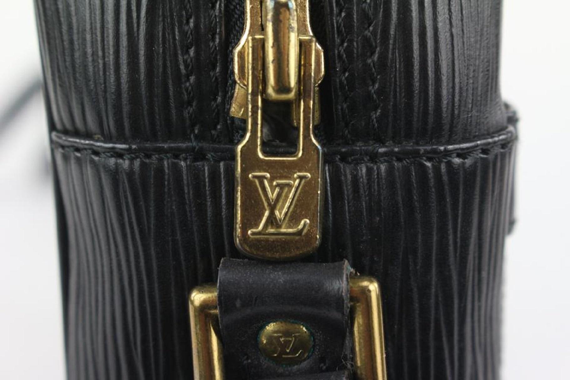 Louis Vuitton - Sac à bandoulière Trocadero 24 en cuir épi noir 3L1020  en vente 5