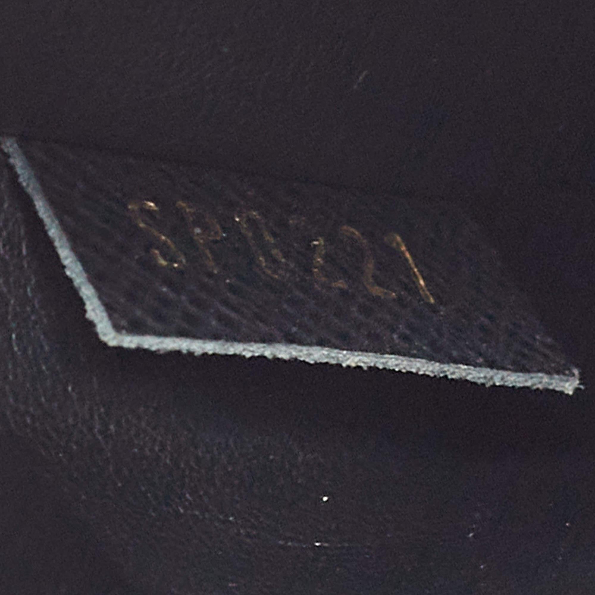 Louis Vuitton Black Epi Leather Twist Belt Wallet 6