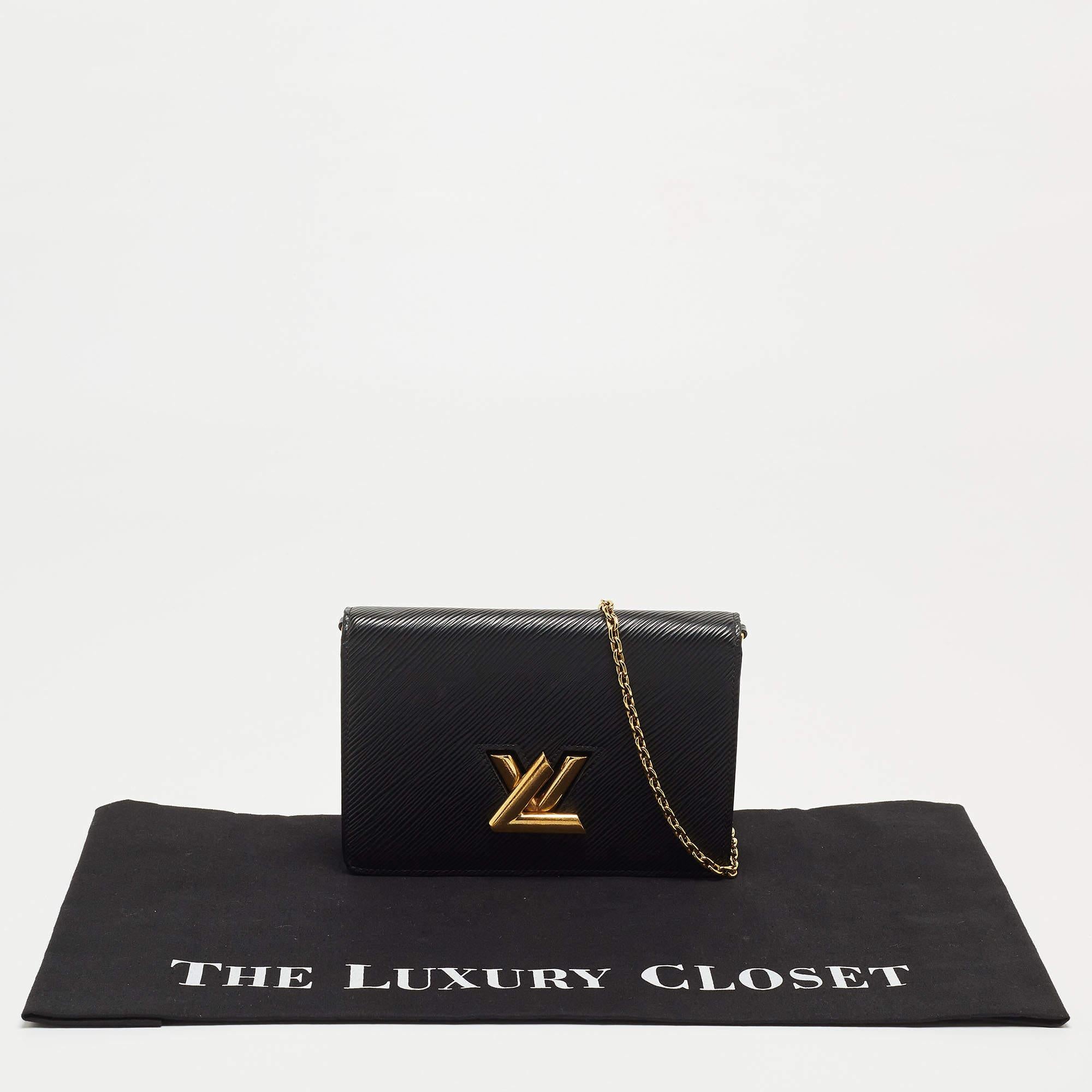 Louis Vuitton Black Epi Leather Twist Belt Wallet 11