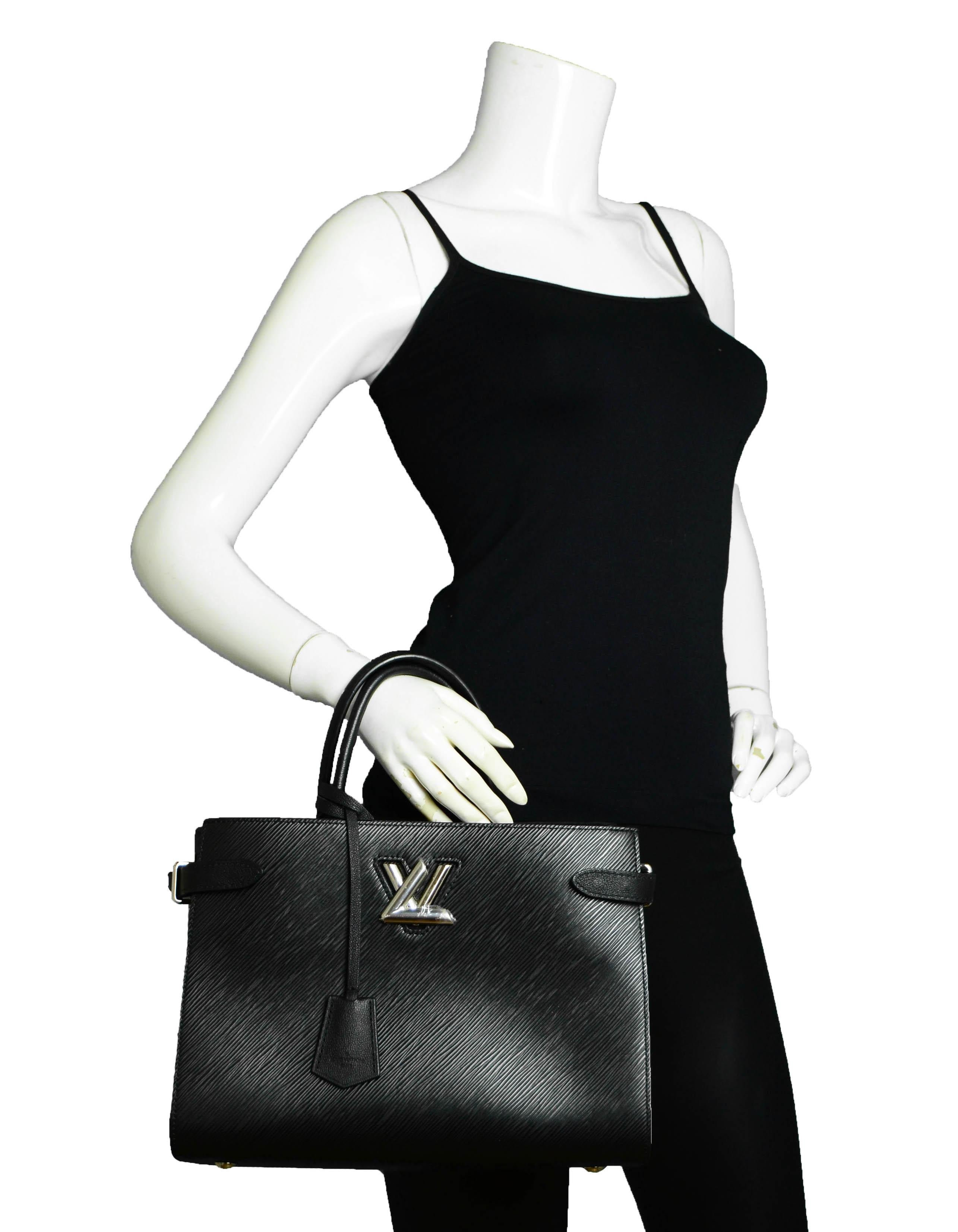 Louis Vuitton Black Epi Leather Twist Lock Tote Bag w/ Shoulder Strap rt. $3, 450 In Excellent Condition In New York, NY