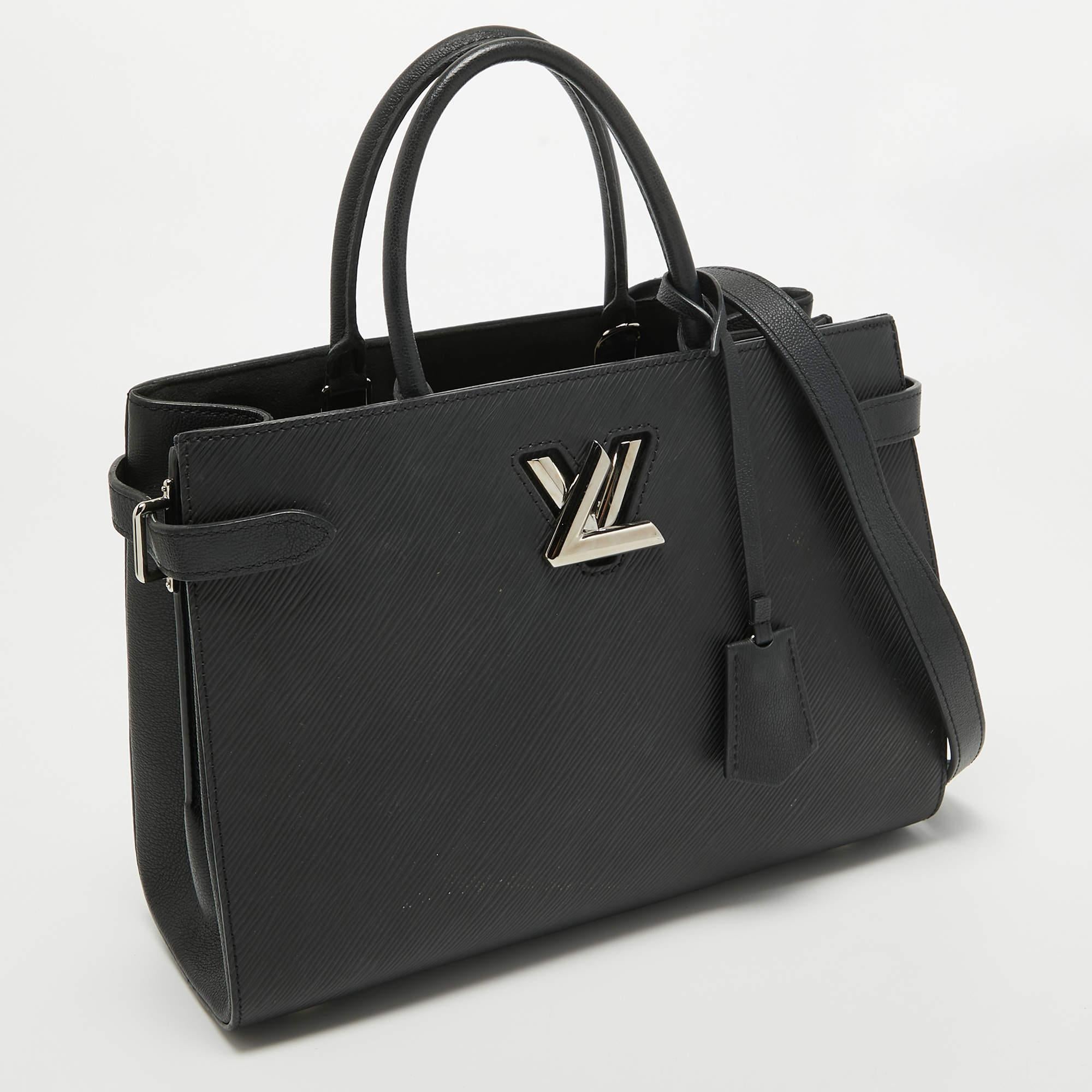 Louis Vuitton Black Epi Leather Twist Tote Bag In Good Condition For Sale In Dubai, Al Qouz 2