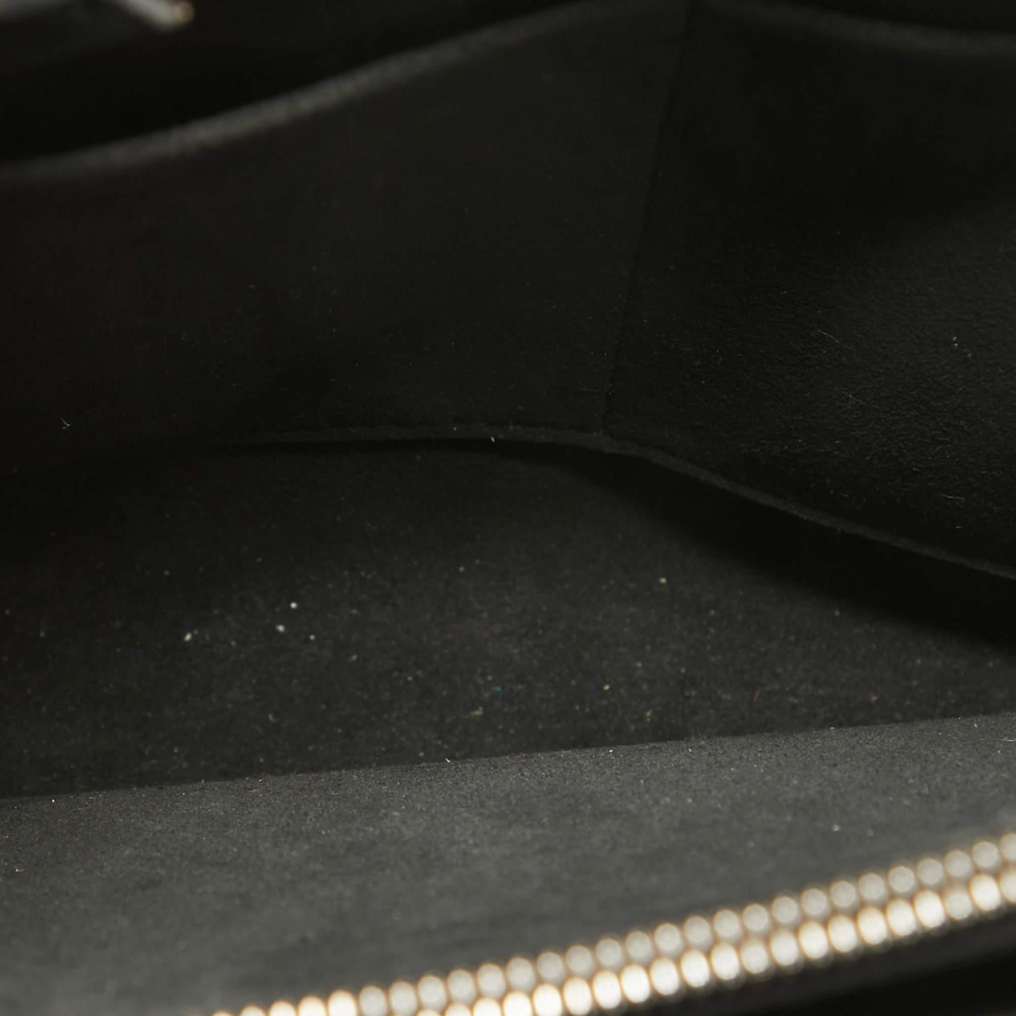 Louis Vuitton Black Epi Leather Twist Tote Bag For Sale 3