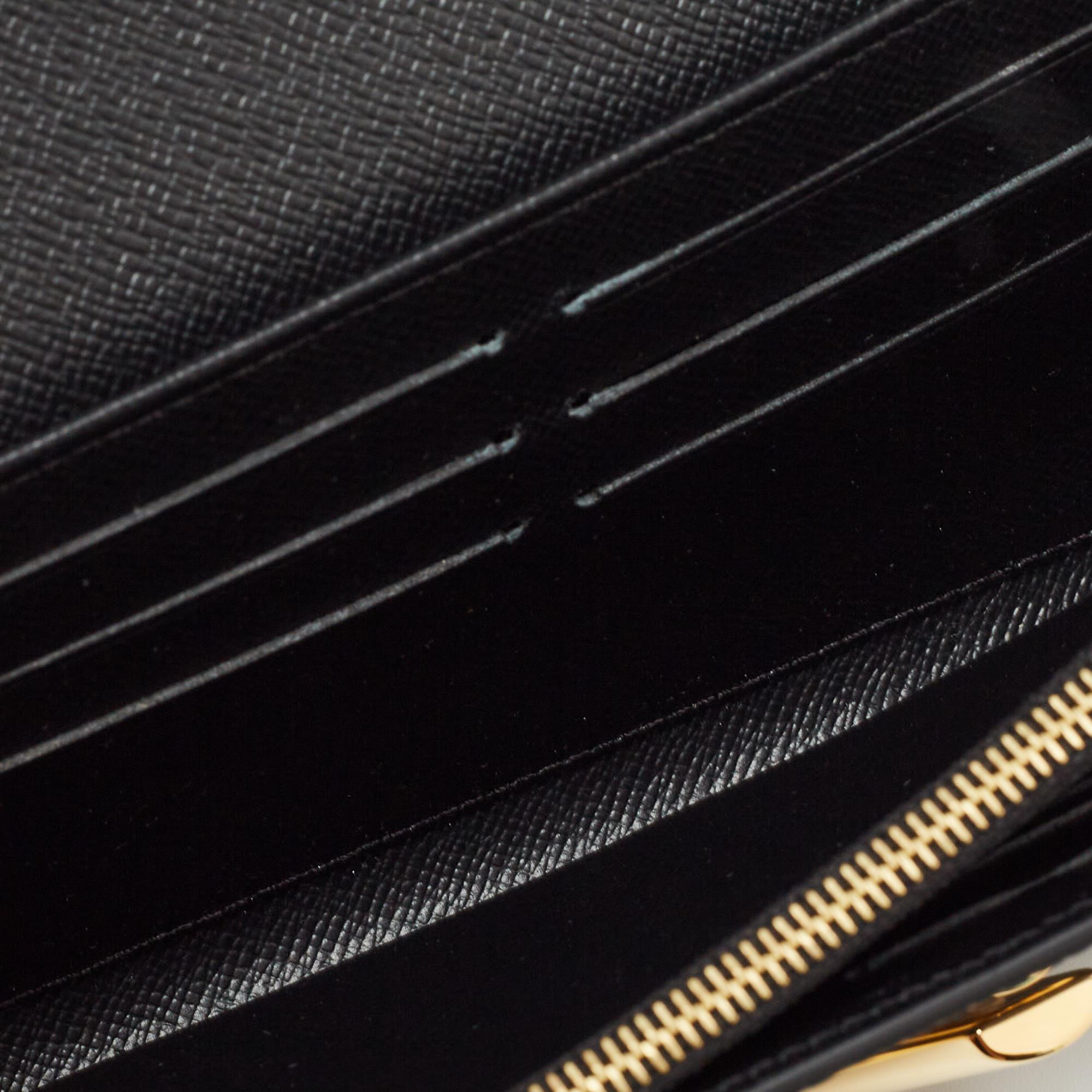 Louis Vuitton Black Epi Leather Twist Wallet For Sale 6