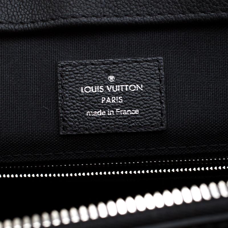 Women's Louis Vuitton Black Epi Leather Vaneau MM Bag