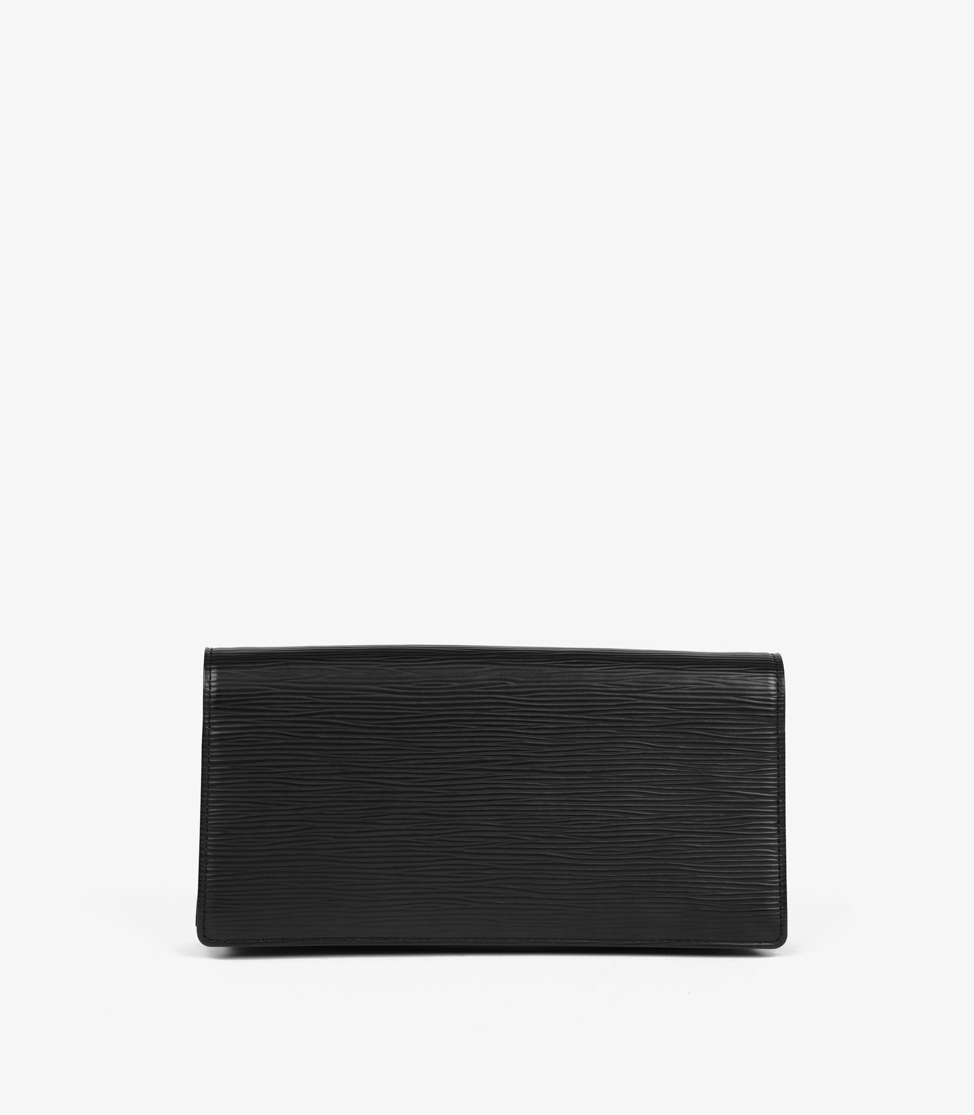 Women's or Men's Louis Vuitton Black Epi Leather Vintage Honfleur For Sale