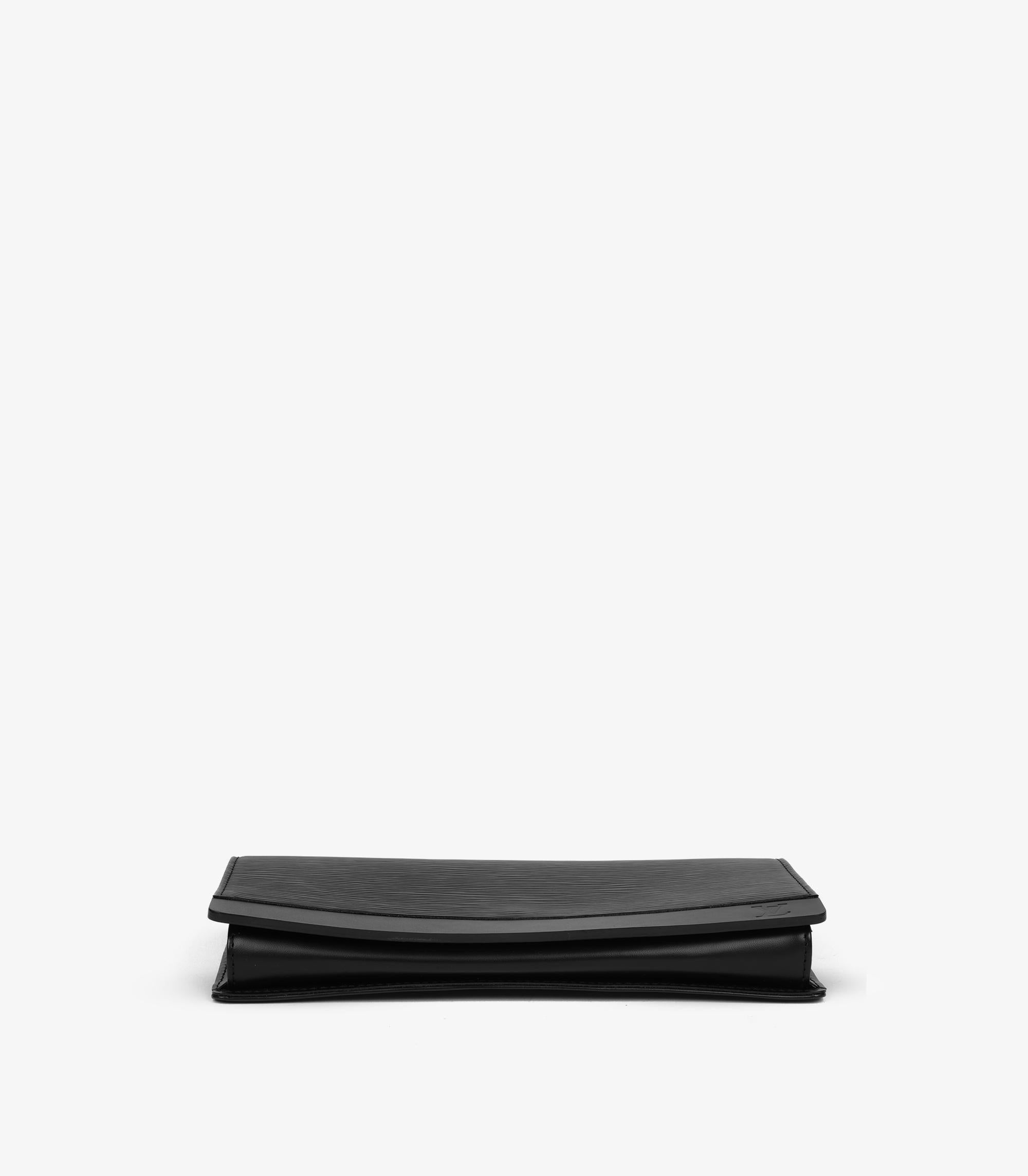 Louis Vuitton Black Epi Leather Vintage Honfleur For Sale 2