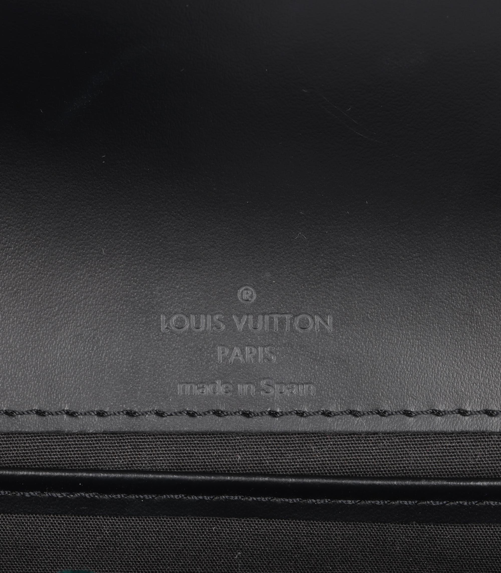 Louis Vuitton Black Epi Leather Vintage Honfleur For Sale 4