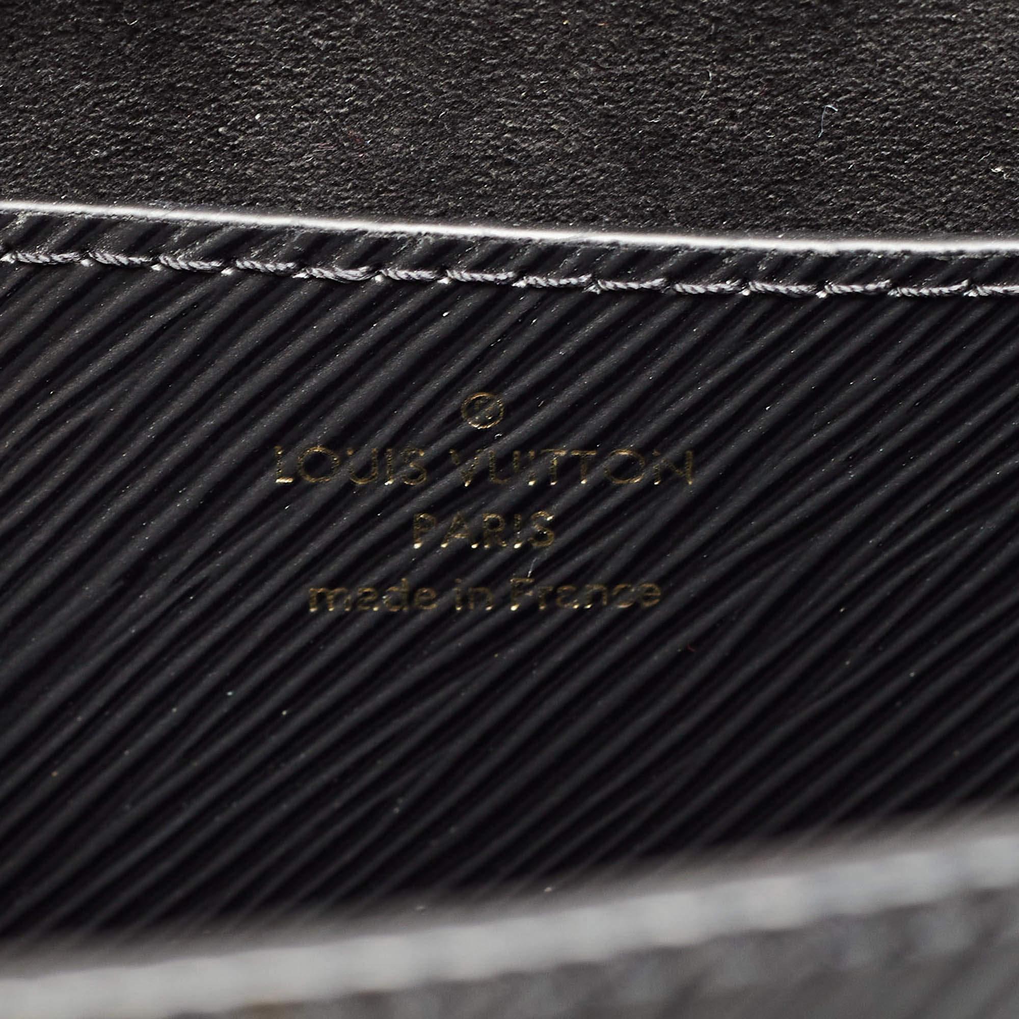 Louis Vuitton Bolso MM Twist Negro Epi Piel Corazón Salvaje 4