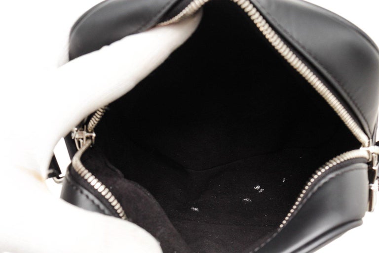 Louis Vuitton Black Epi Leather Noir Danube Crossbody Bag 190lvs29