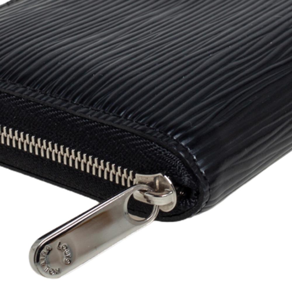 Louis Vuitton Black Epi Leather Zippy Coin Purse In Good Condition In Dubai, Al Qouz 2