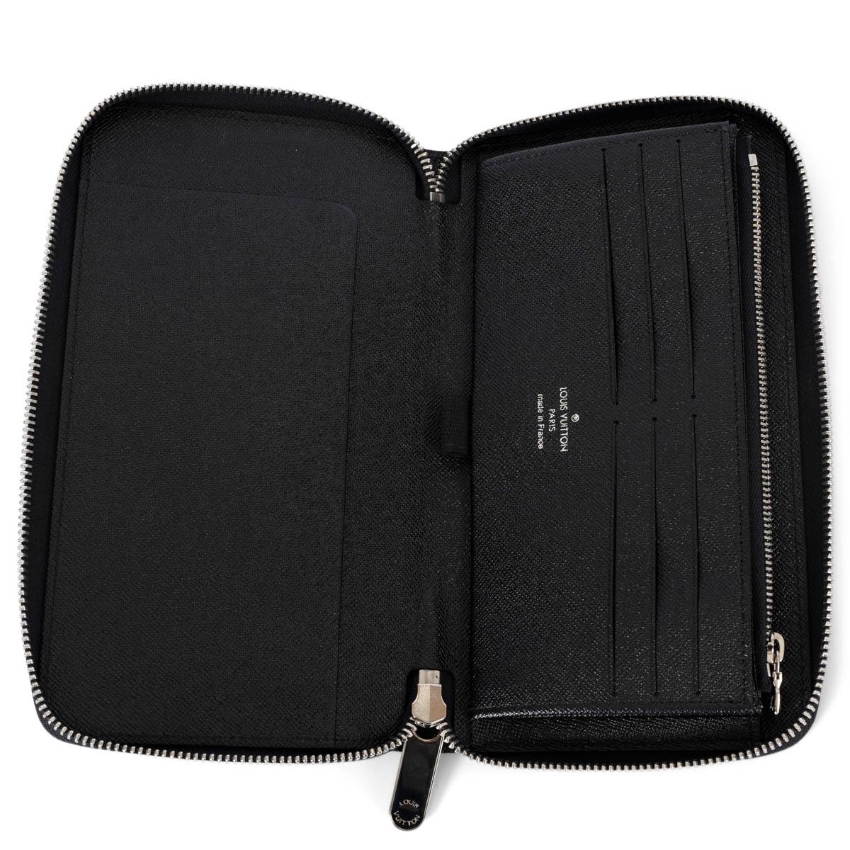 LOUIS VUITTON black Epi leather ZIPPY Wallet In Excellent Condition For Sale In Zürich, CH
