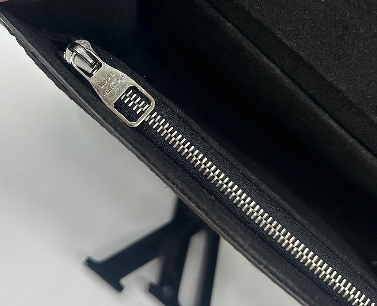 Louis Vuitton Black Epi Louise Strap PM Bag  For Sale 8