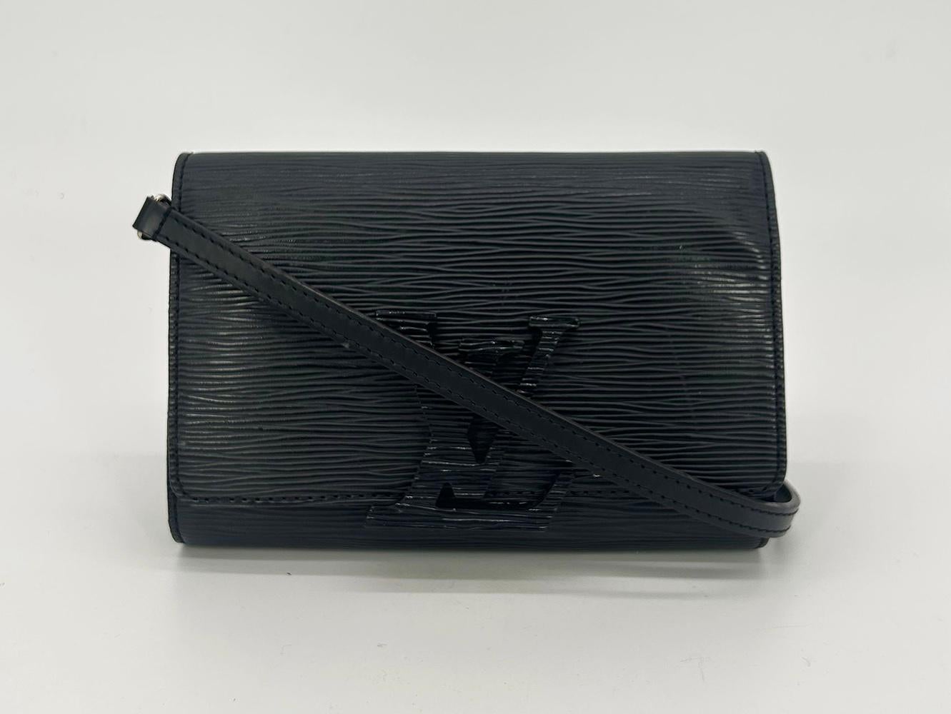 Louis Vuitton Black Epi Louise Strap PM Bag  For Sale 11