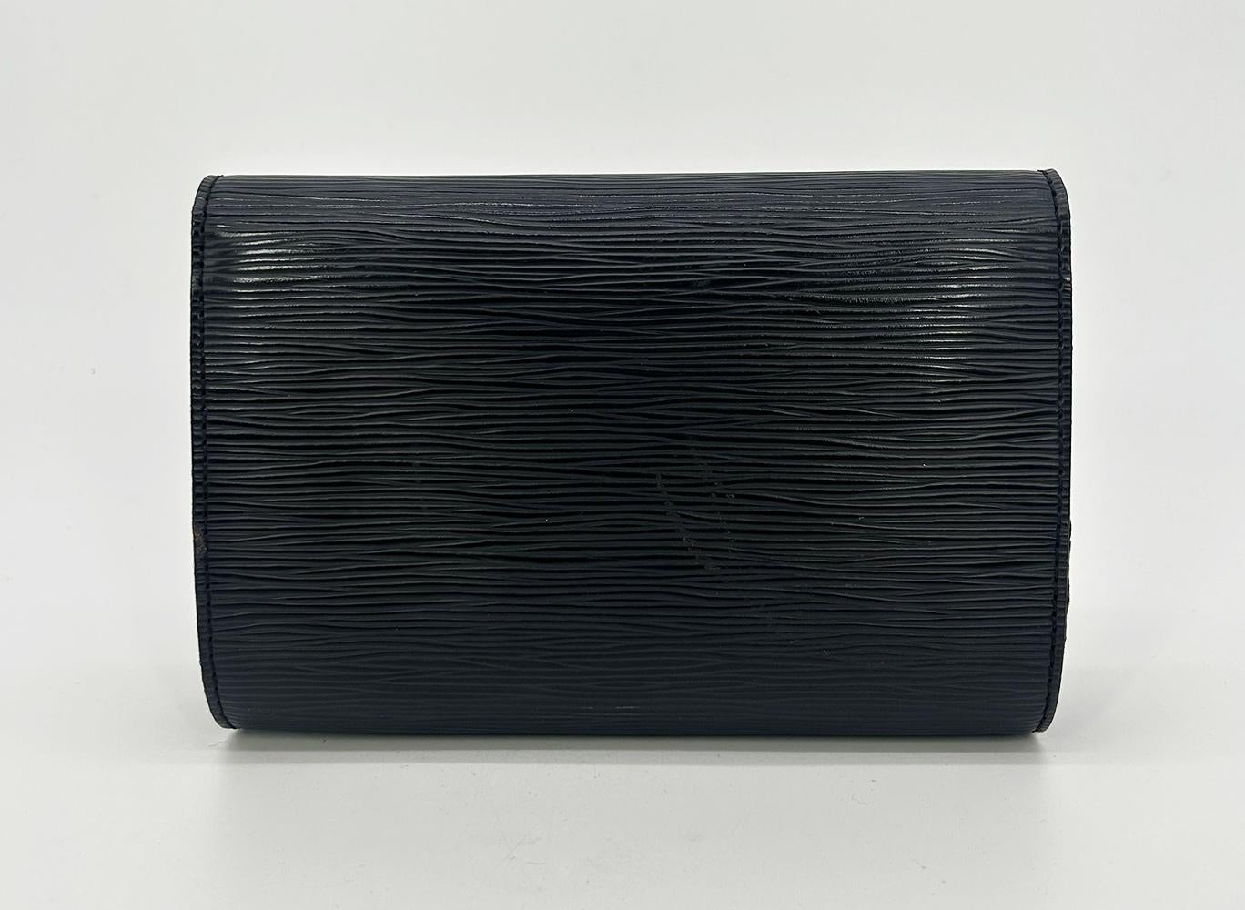 Louis Vuitton Black Epi Louise Strap PM Bag  In Good Condition For Sale In Philadelphia, PA