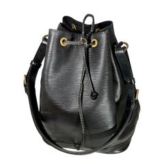 LOUIS VUITTON Schwarz  EPI NOÉ PETITE Handtasche mit Kordelzug/ Umhängetasche