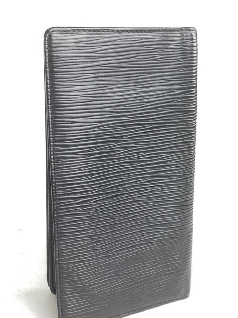 Women's Louis Vuitton Black Epi Noir Long Bifold Card Brazza 4la520 Wallet For Sale