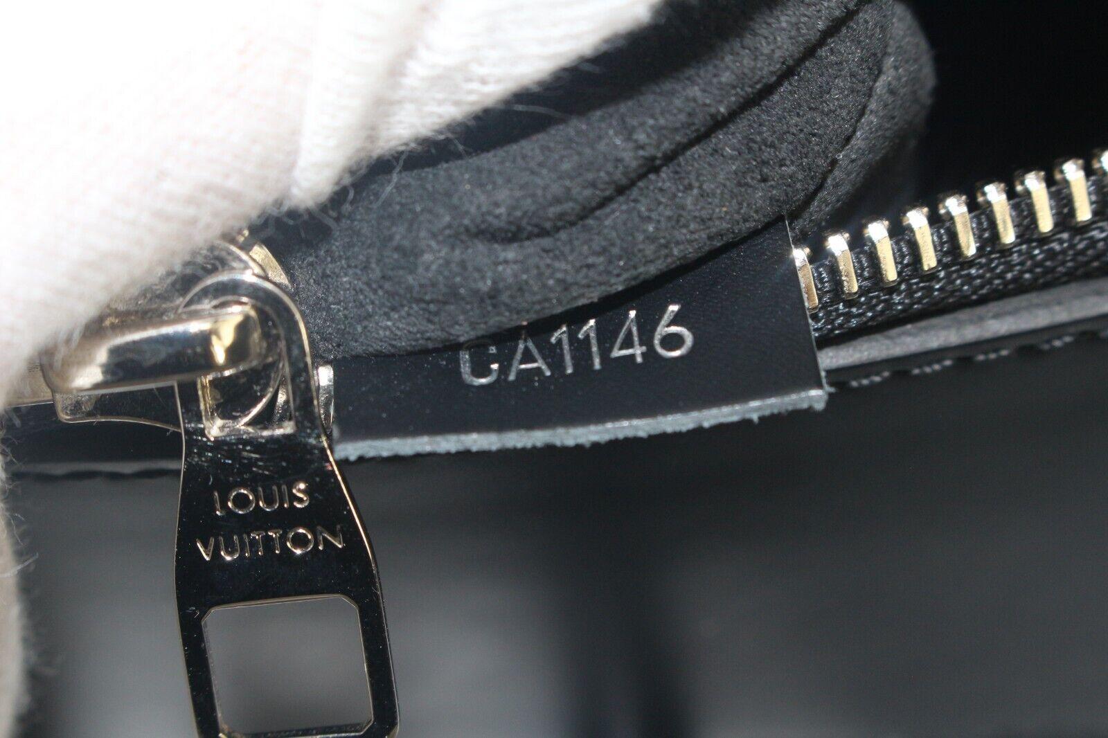 Louis Vuitton Black Epi Noir Phenix MM 2way 2LV1012K For Sale 6