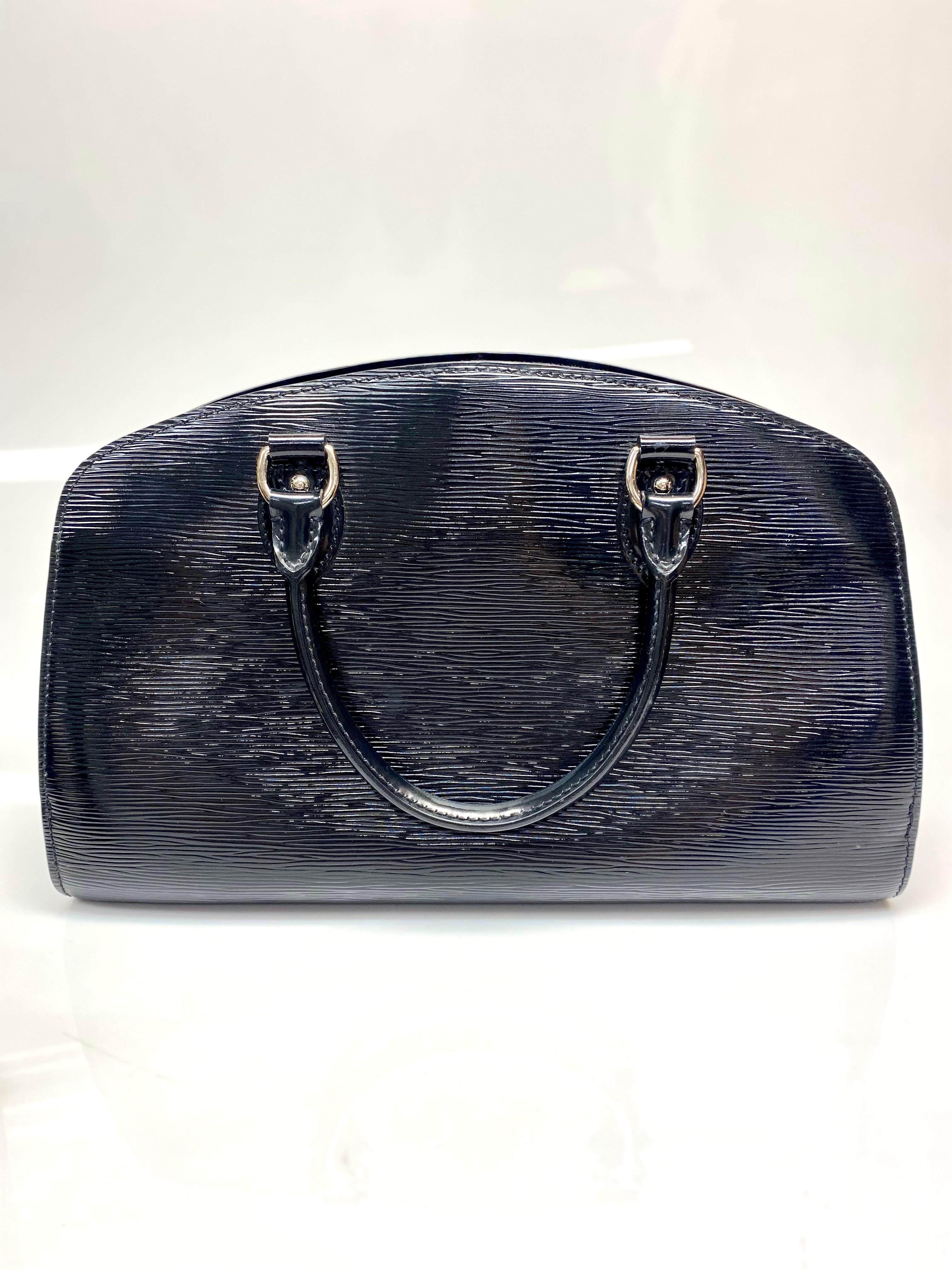Women's Louis Vuitton Black Epi Patent Jasmine Handbag For Sale