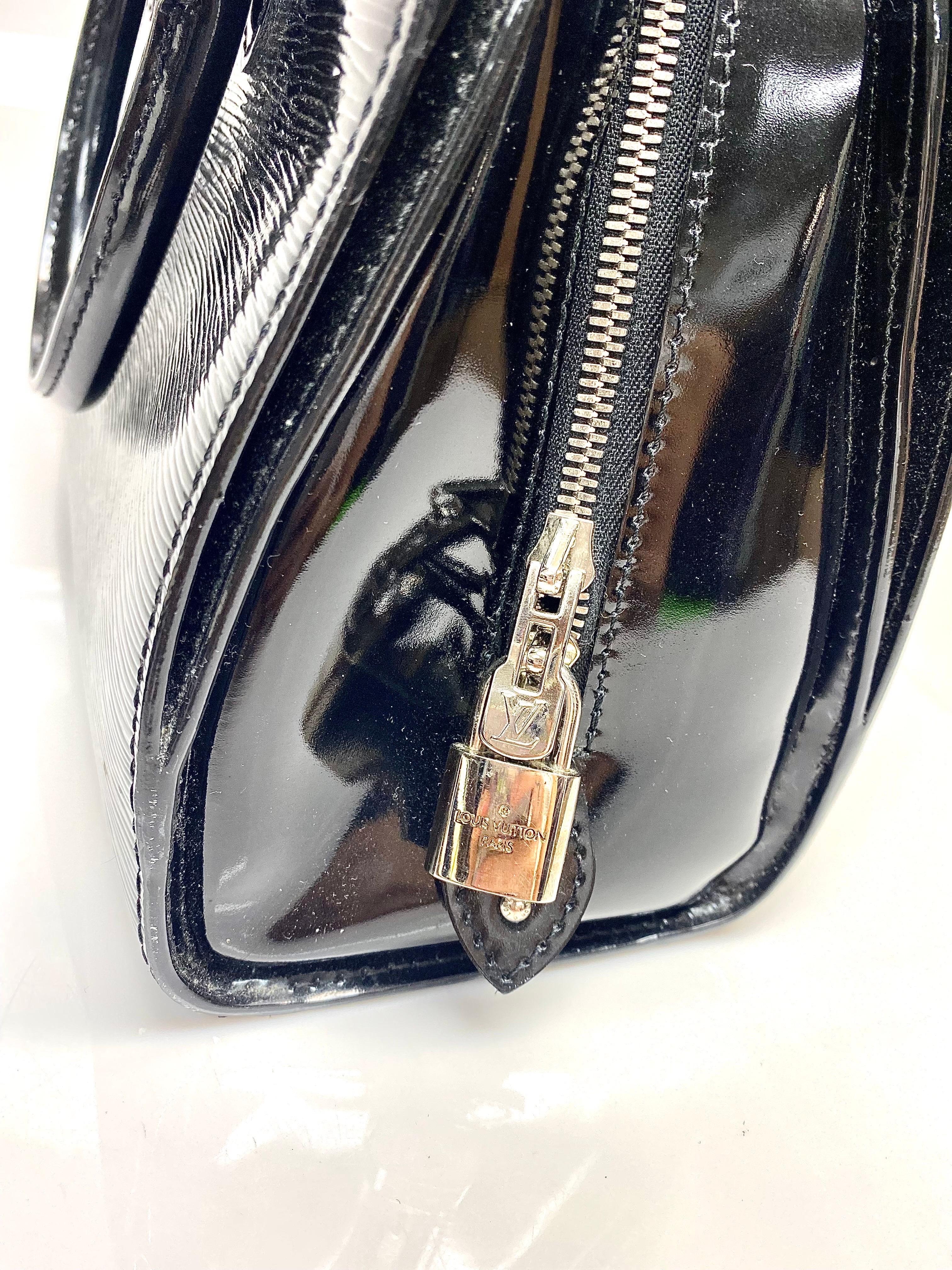 Louis Vuitton Black Epi Patent Jasmine Handbag For Sale 2