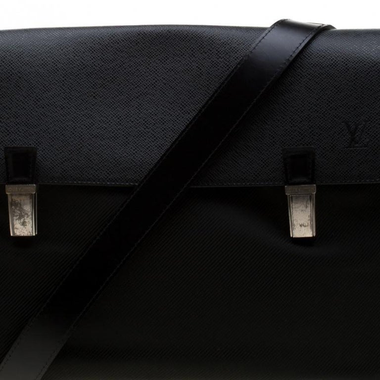New Flap Messenger Taiga Leather - Men - Bags