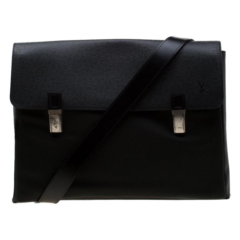 Louis Vuitton Black Fabric and Taiga Leather Saratov GM Messenger Bag