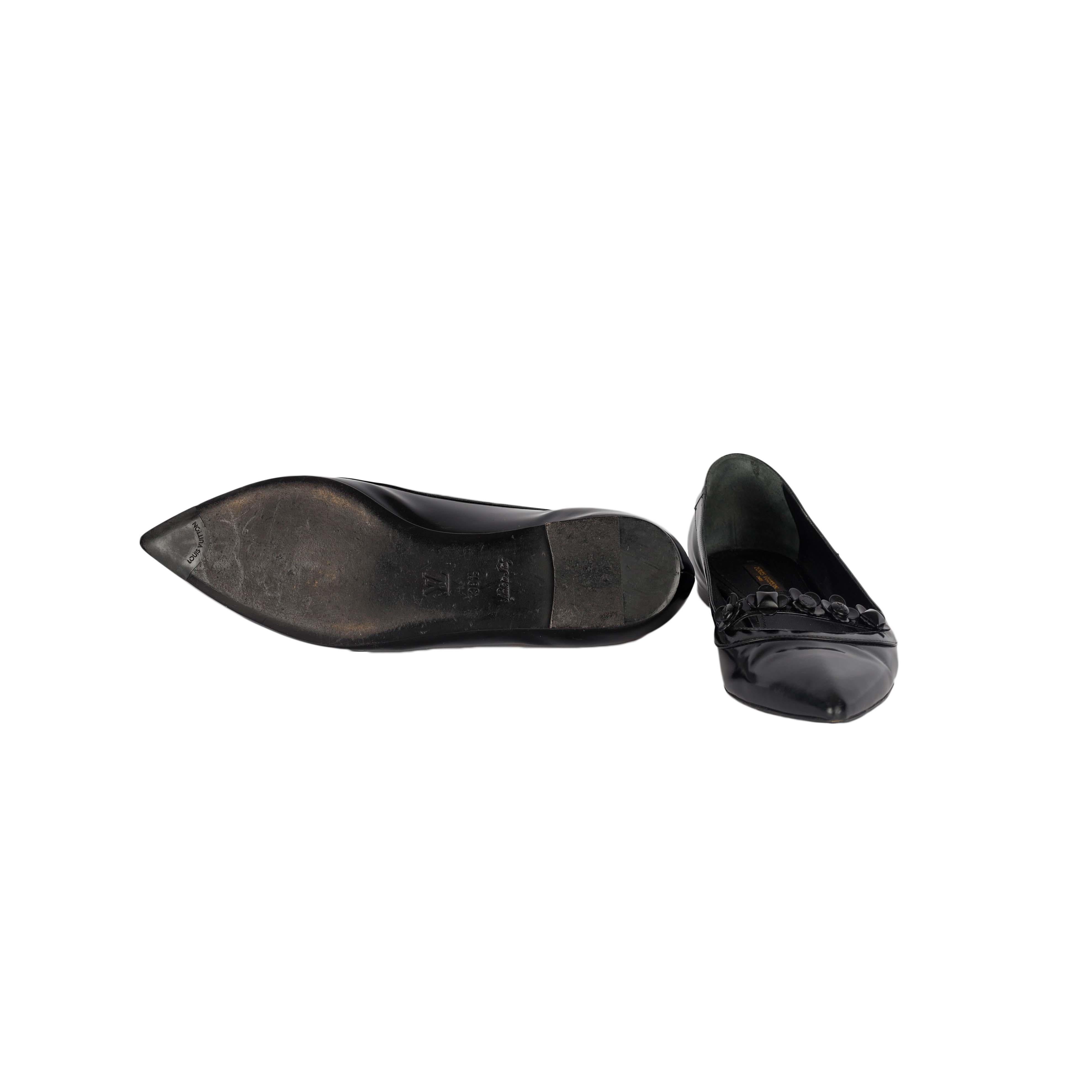 Louis Vuitton Black Fleur Pointed Toe Flat - '10s For Sale 1