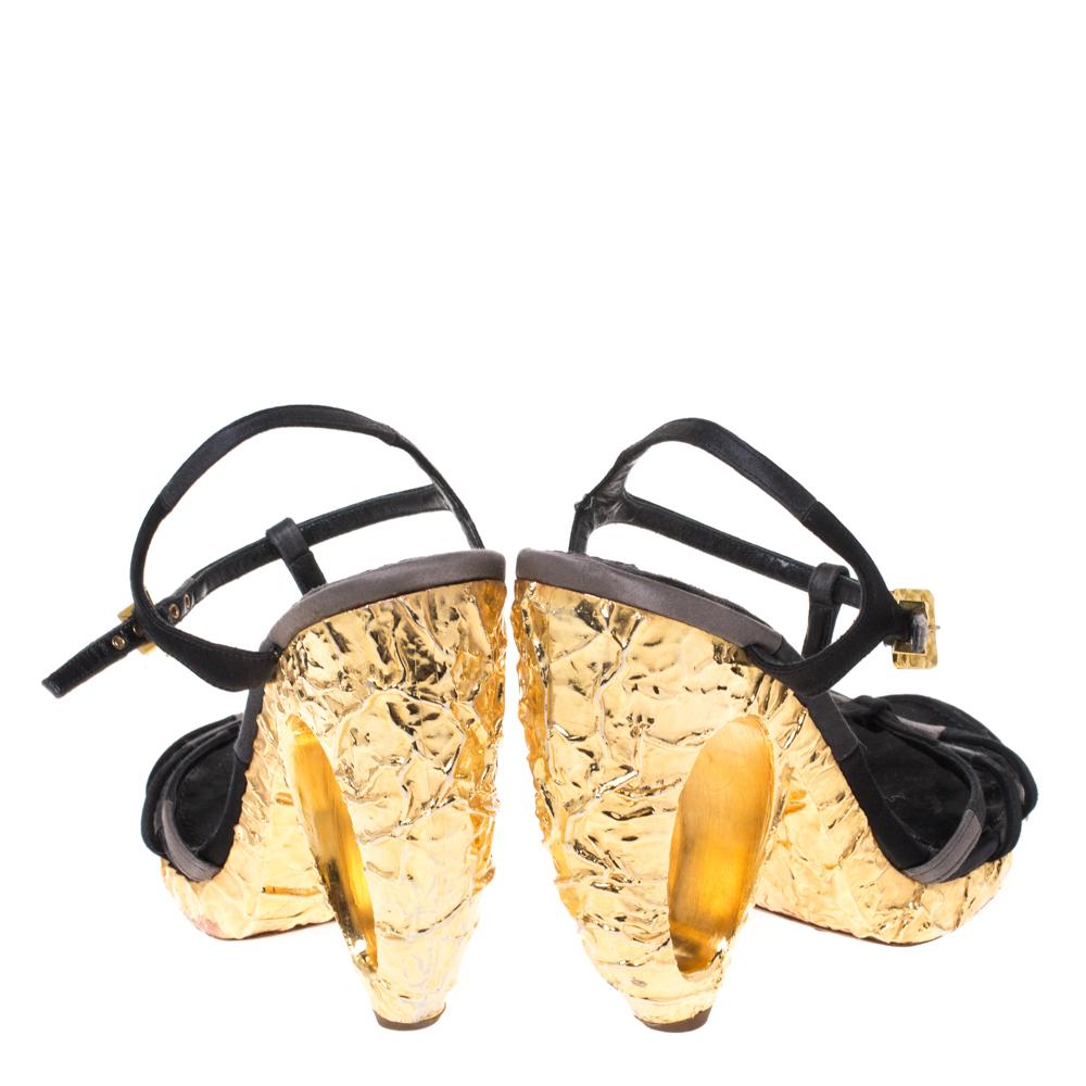Louis Vuitton Black/Gold Satin Strappy Round Wedge Sandals Size 36 In Good Condition In Dubai, Al Qouz 2