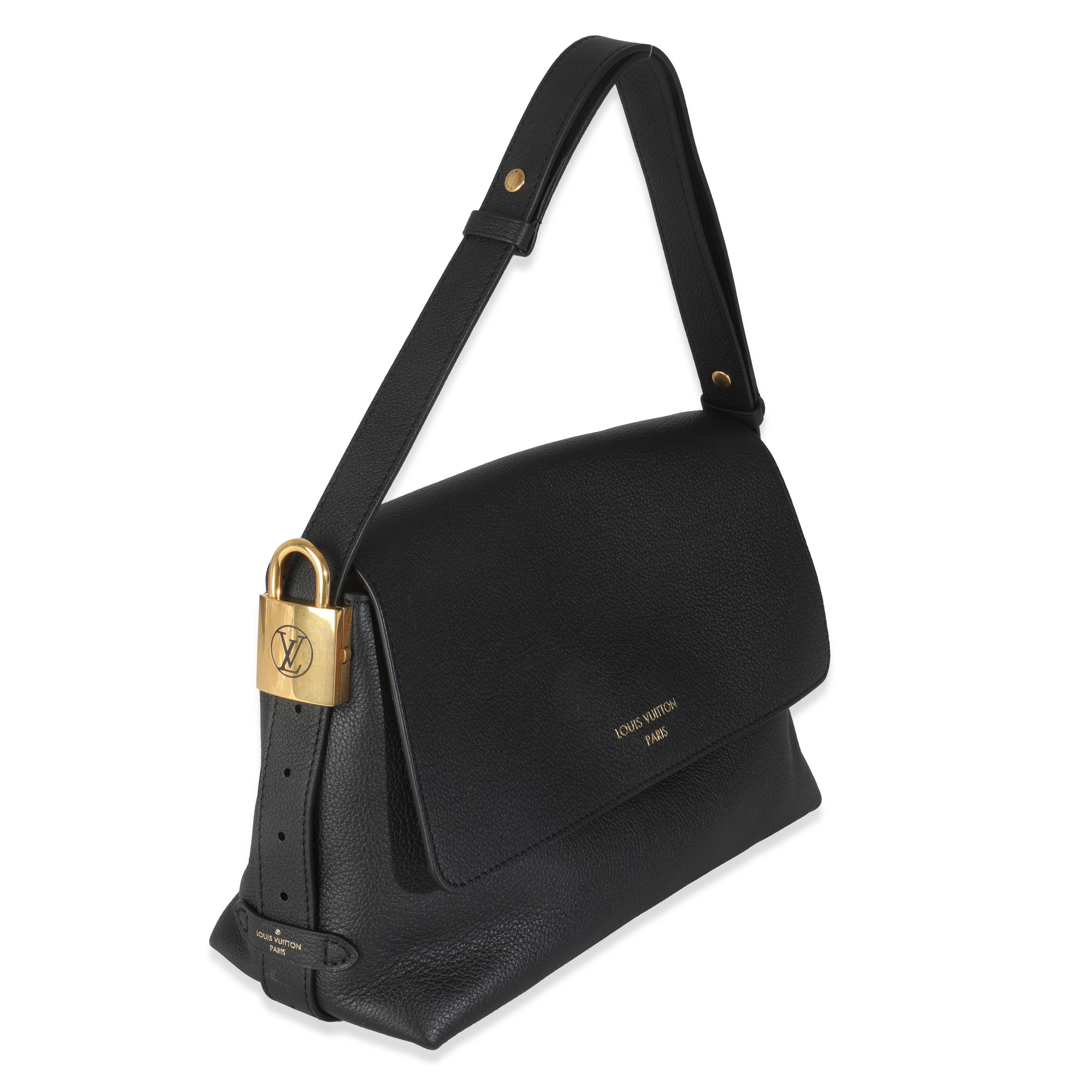 Louis Vuitton Black Grained Calf Leather Low Key Messenger In Excellent Condition For Sale In New York, NY