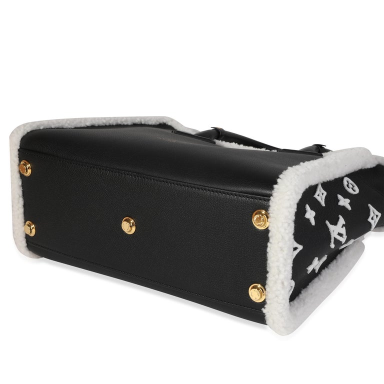 Louis Vuitton Black Raffia Capucines MM White Leather Pony-style calfskin  ref.547086 - Joli Closet